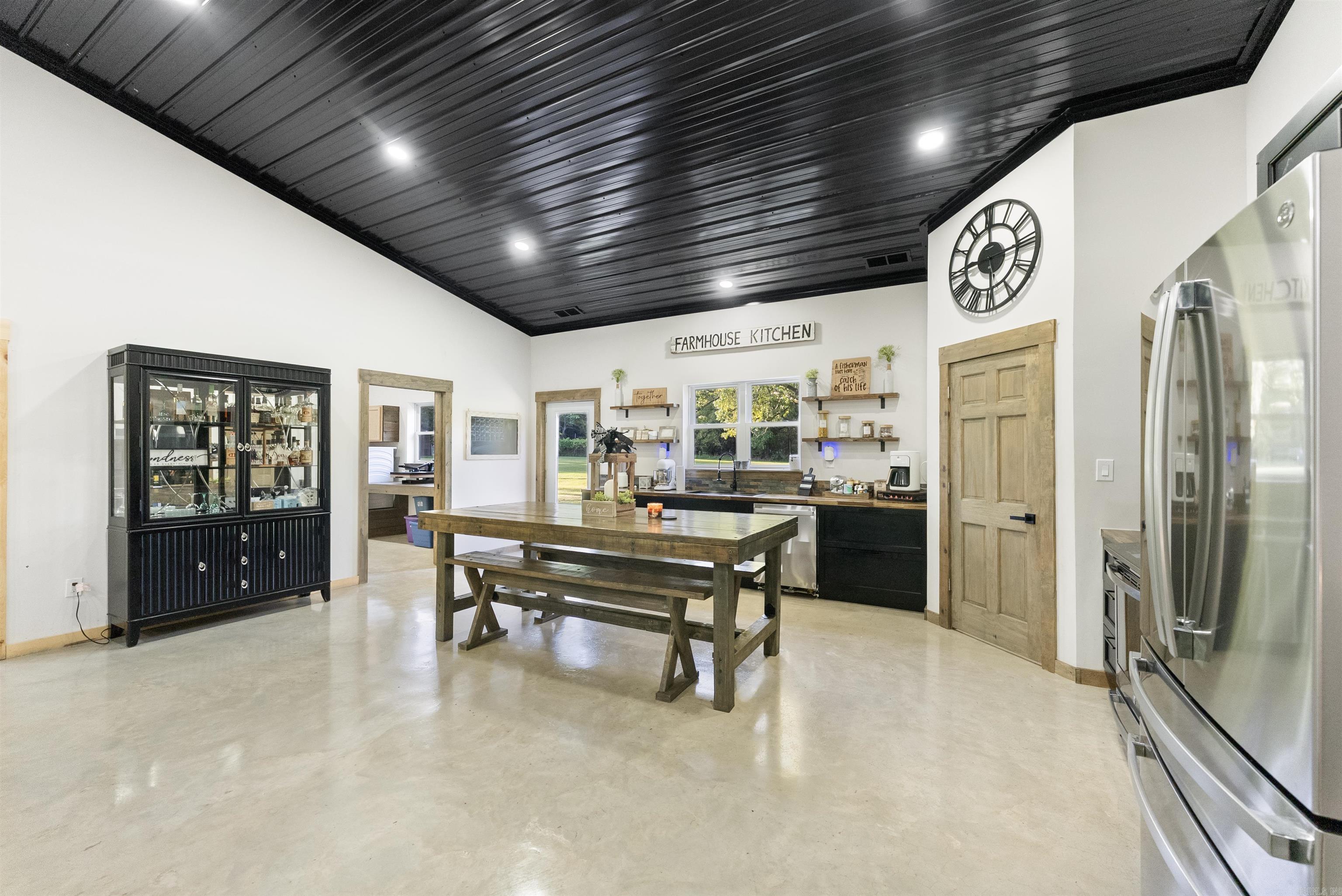 33 Carlisle Circle Property Photo 10