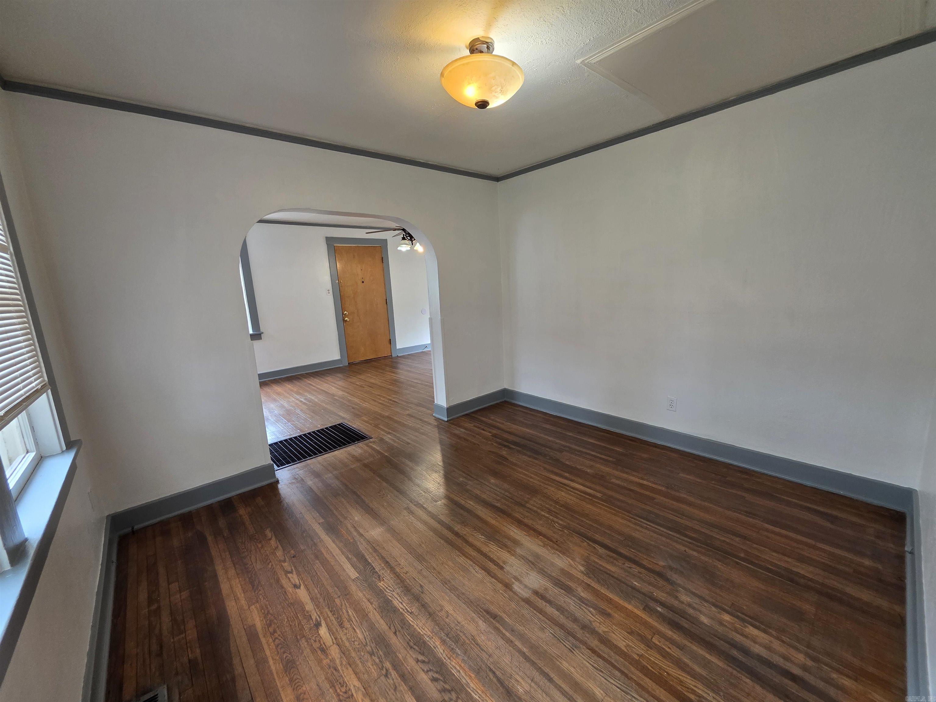 108 S Valentine Street Property Photo 3