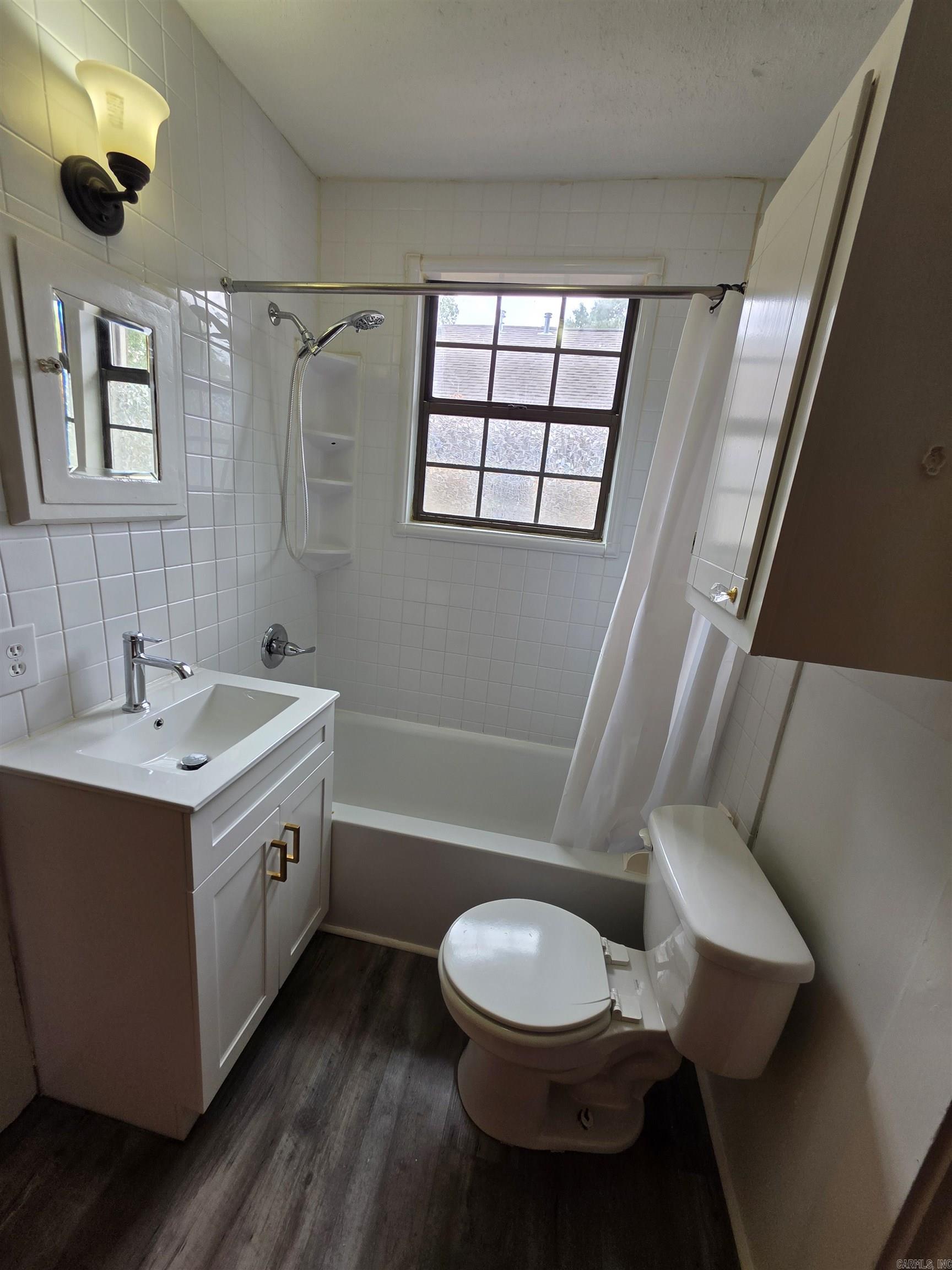 108 S Valentine Street Property Photo 7