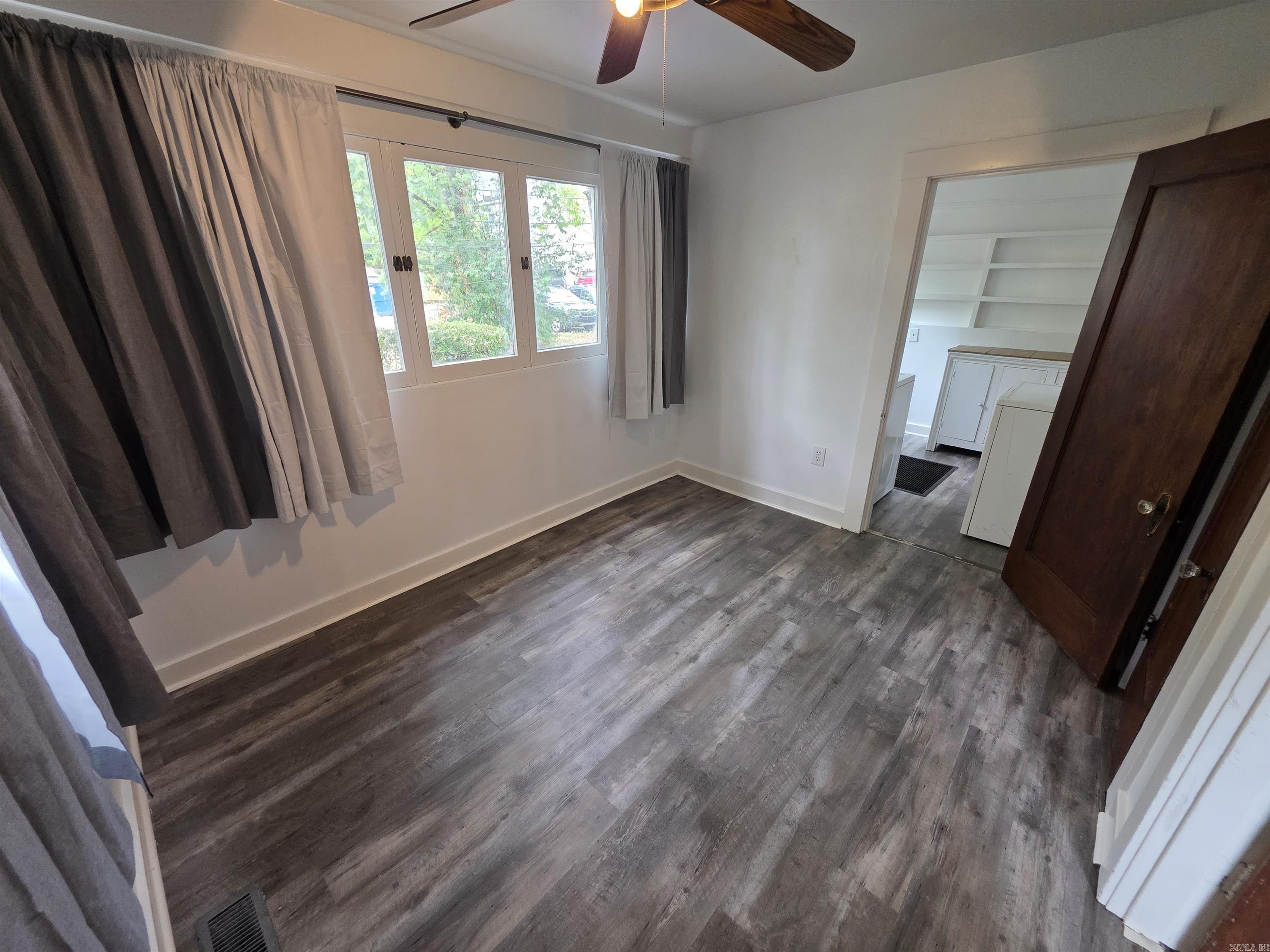 108 S Valentine Street Property Photo 9