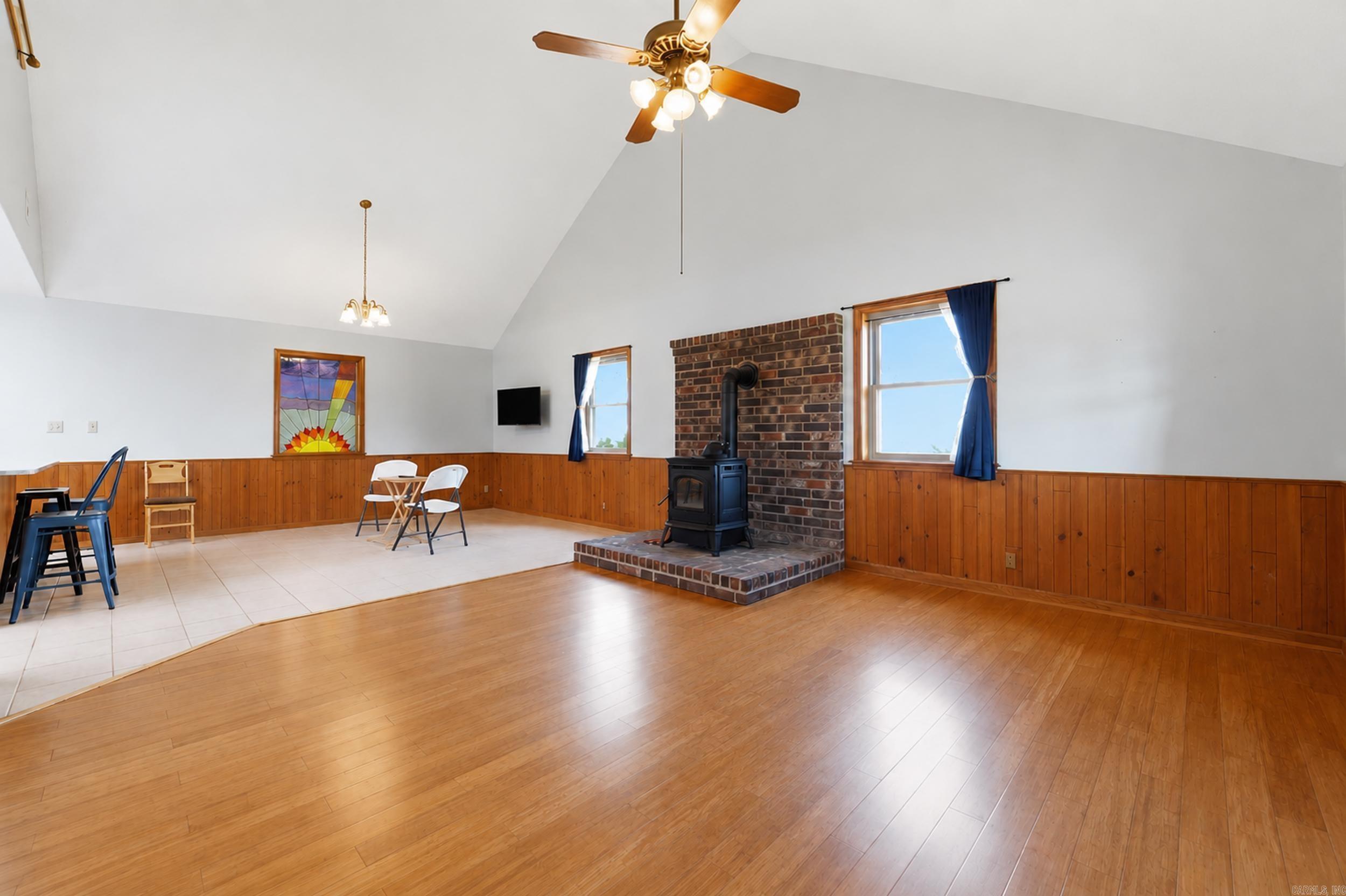 432 County Road 3355 Property Photo 10