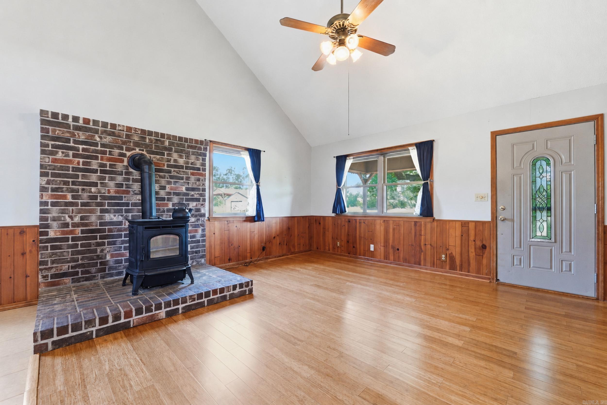 432 County Road 3355 Property Photo 11