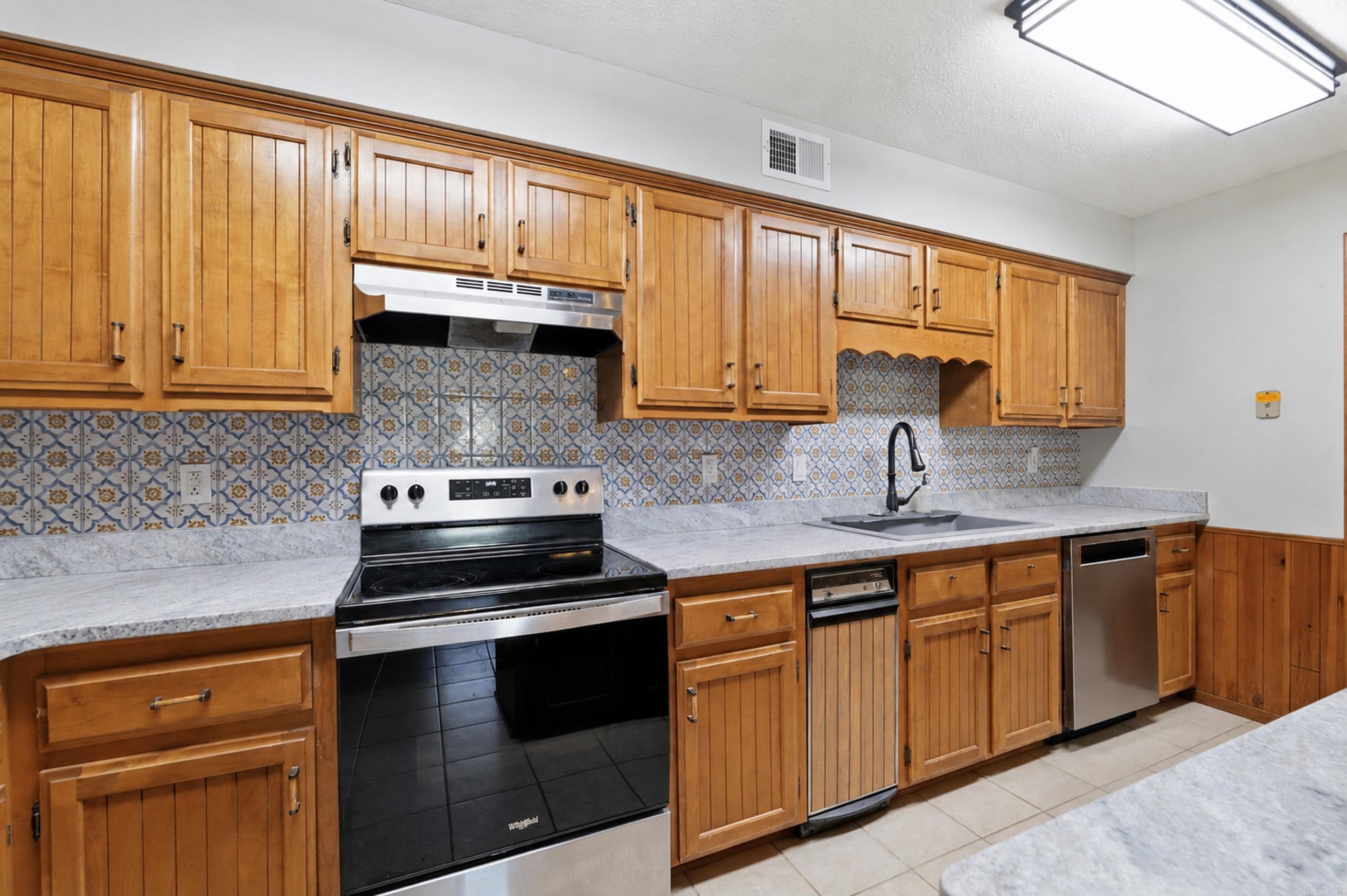 432 County Road 3355 Property Photo 14