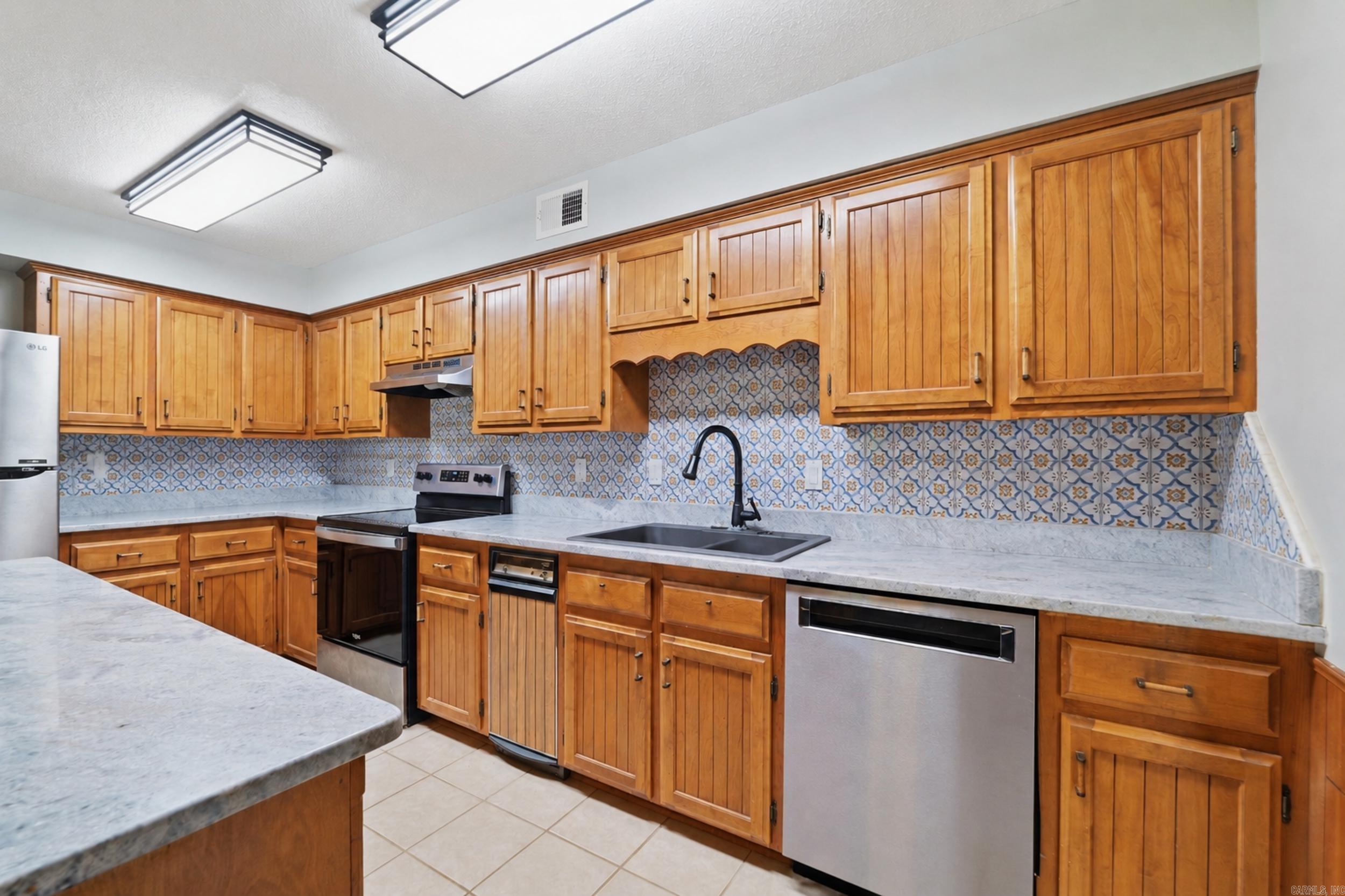 432 County Road 3355 Property Photo 15