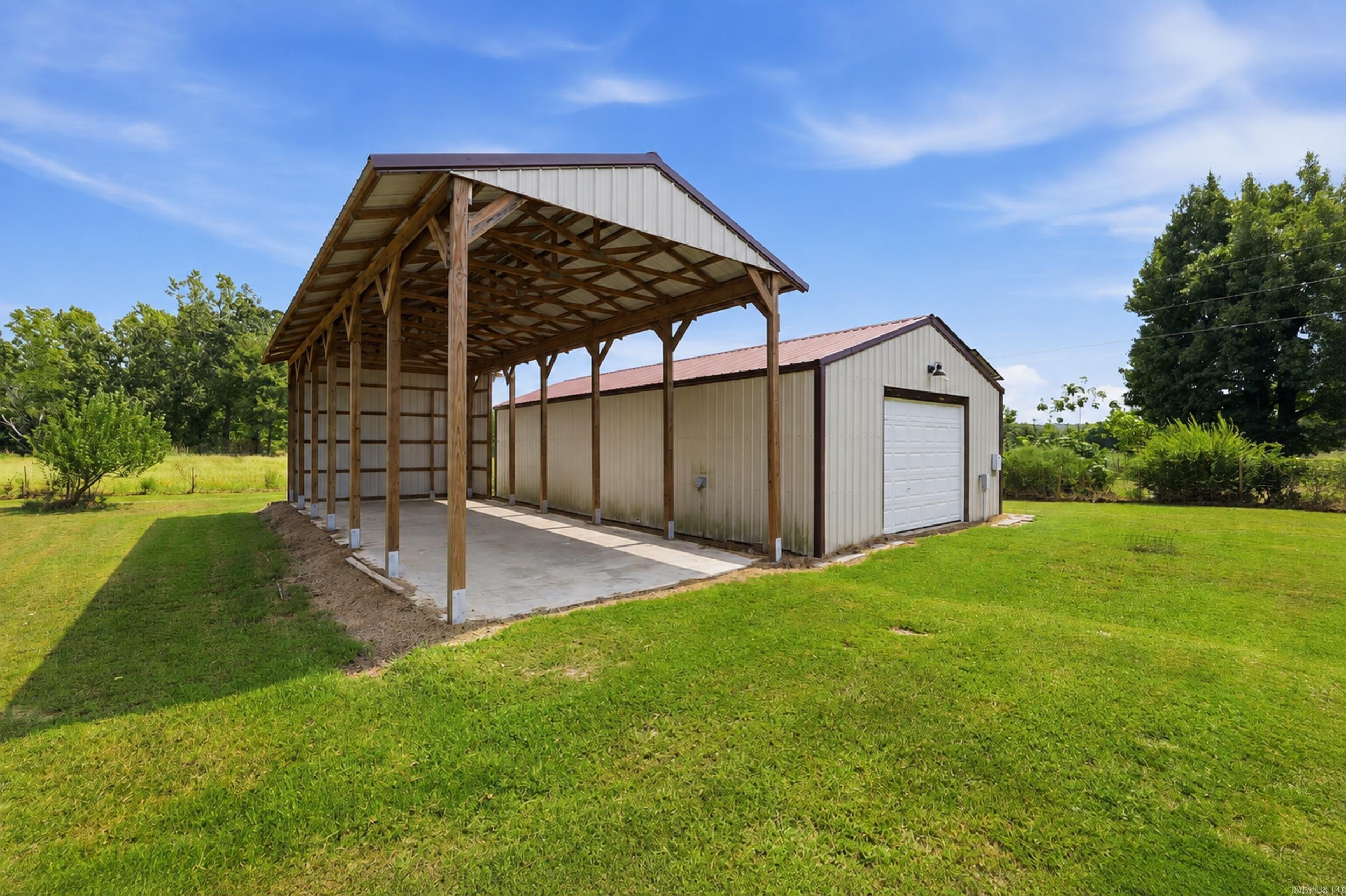 432 County Road 3355 Property Photo 32