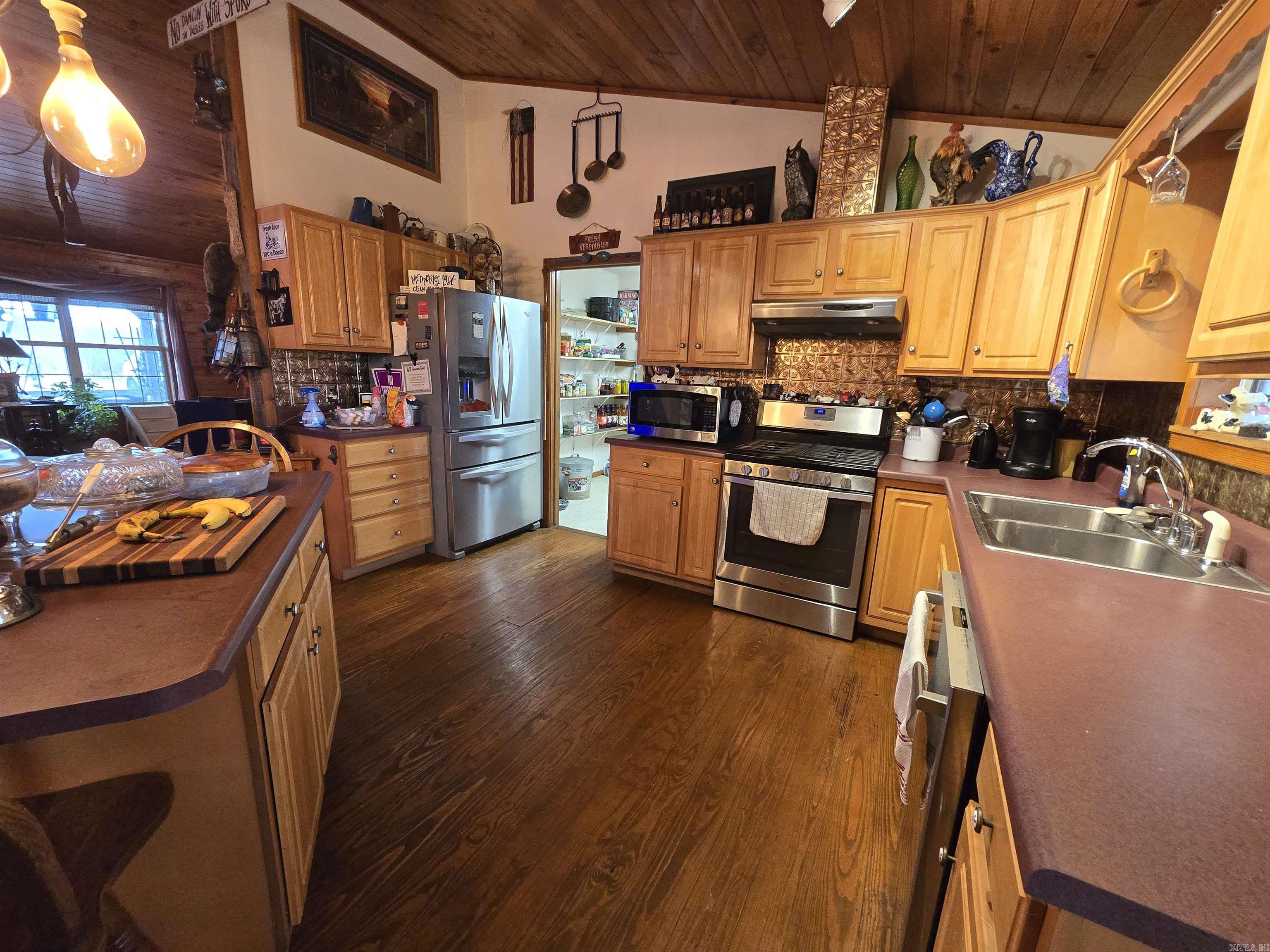 367 Bent Oak Ln Property Photo 2