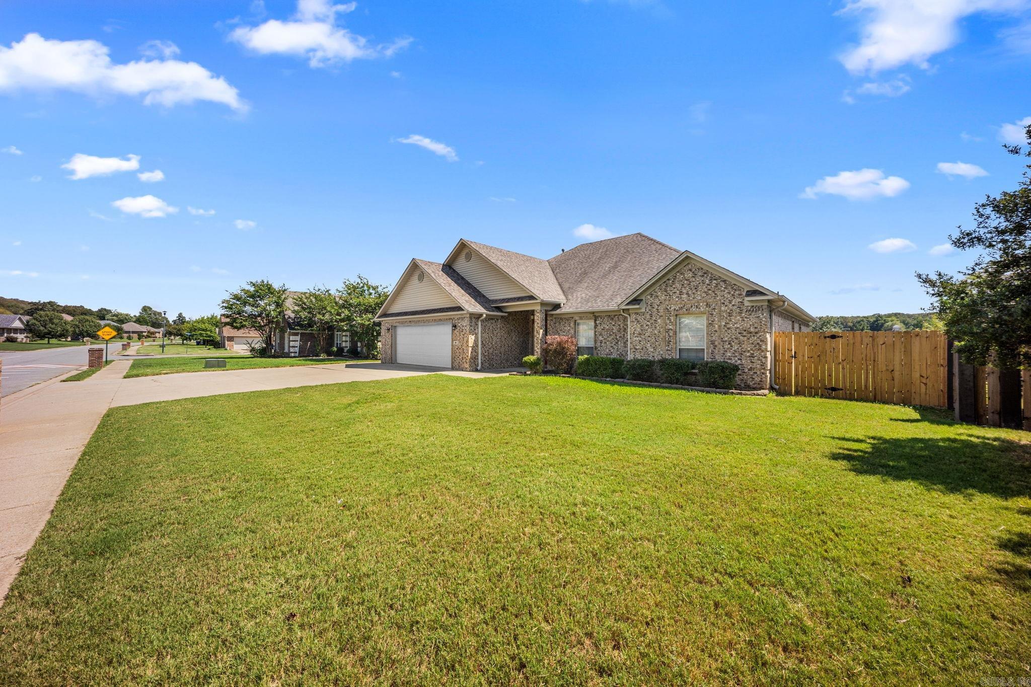 48 Lakeland Drive Property Photo 4