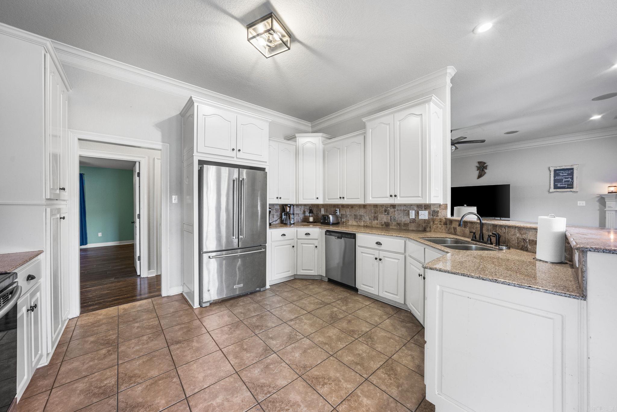 48 Lakeland Drive Property Photo 11