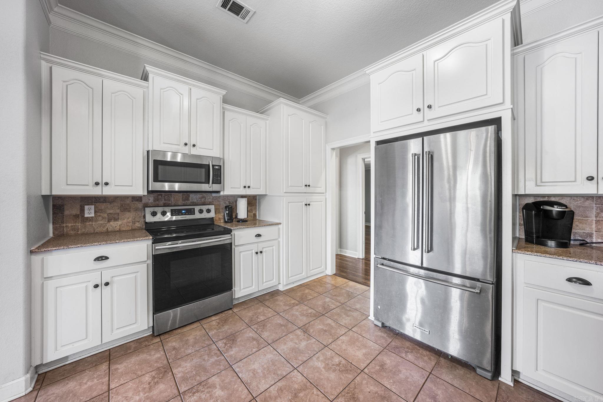48 Lakeland Drive Property Photo 12