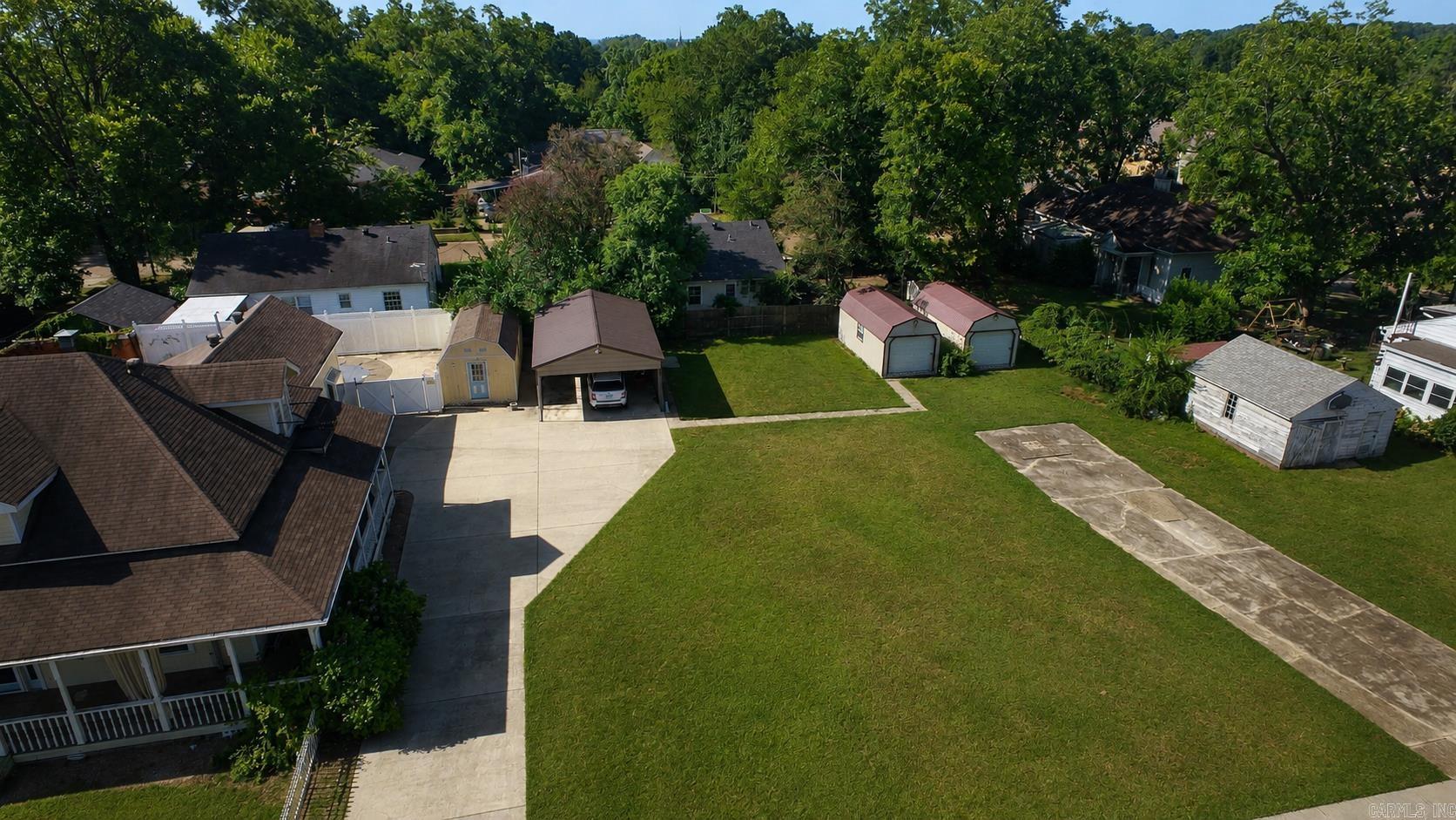 1043 Clinton Street Property Photo 3