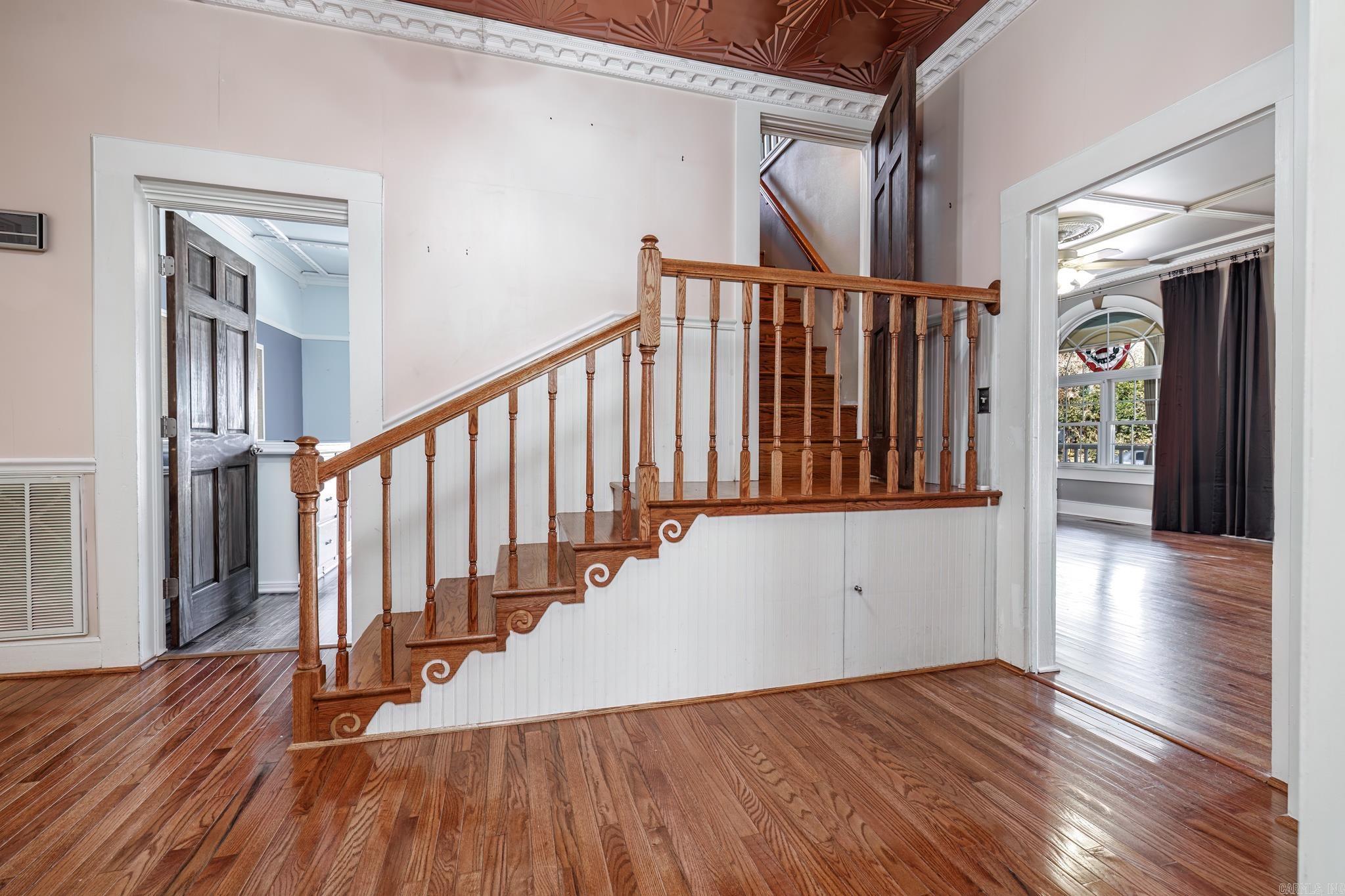 1043 Clinton Street Property Photo 25