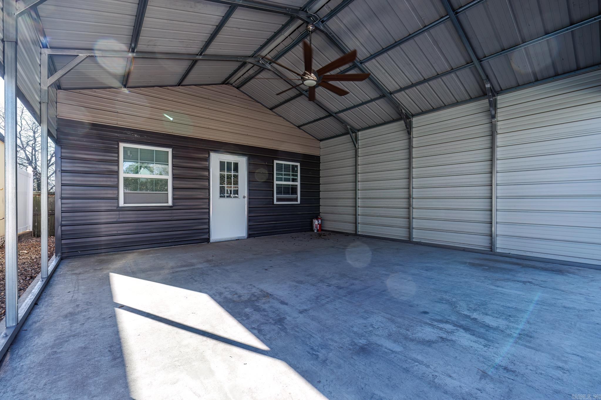 1043 Clinton Street Property Photo 30