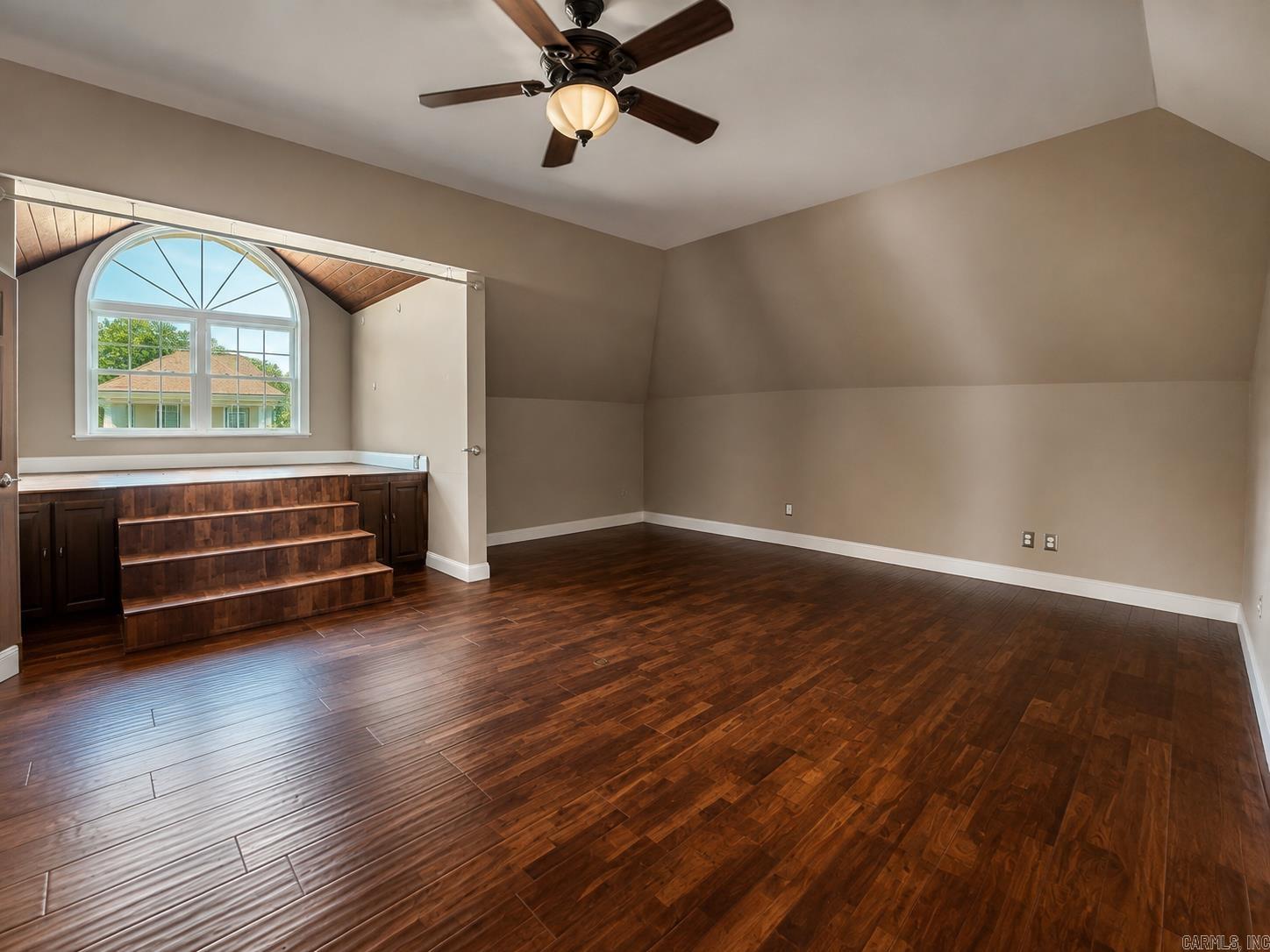 1043 Clinton Street Property Photo 34