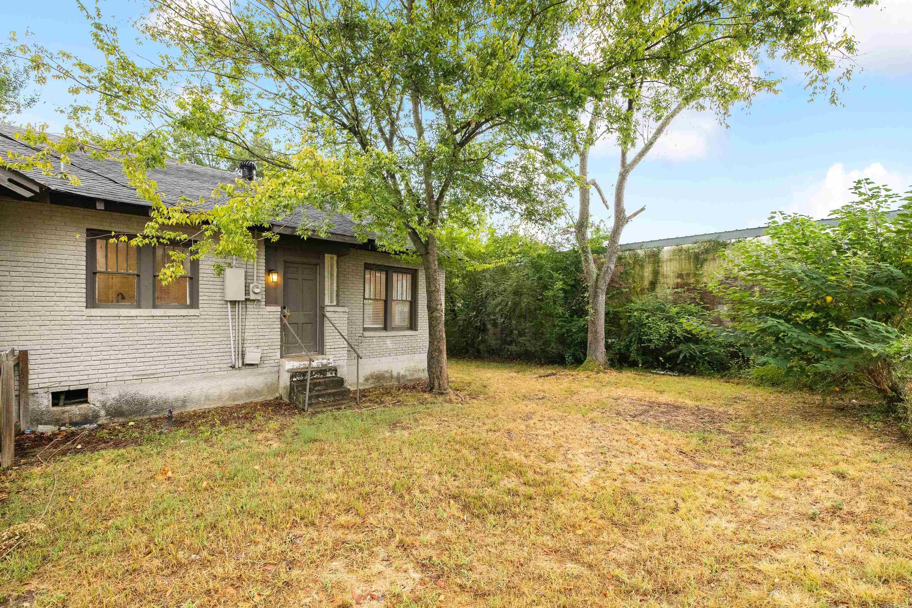 225 E Conway Street Property Photo 29