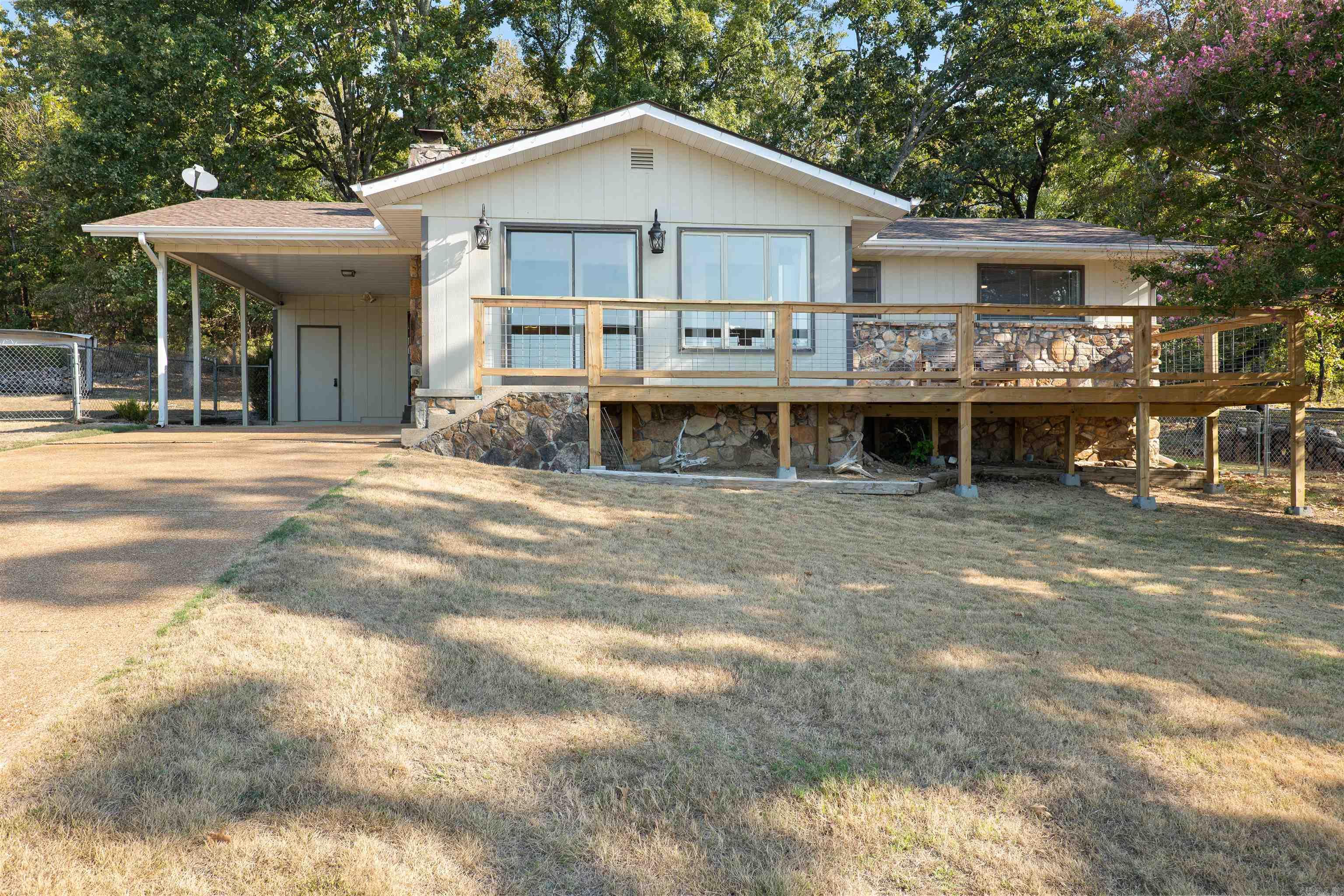1502 Emerald Cove Dr Property Photo 1