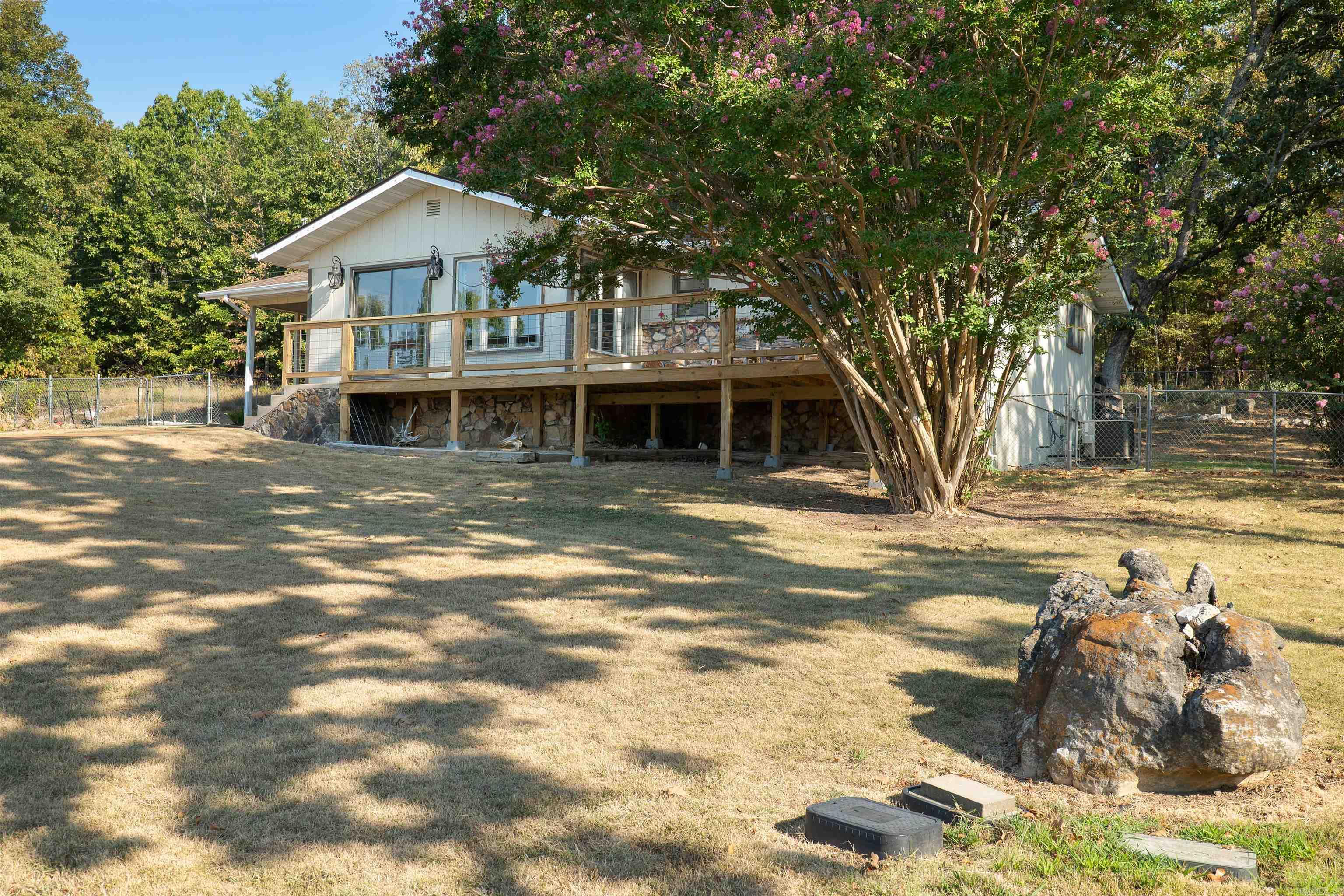 1502 Emerald Cove Dr Property Photo 5