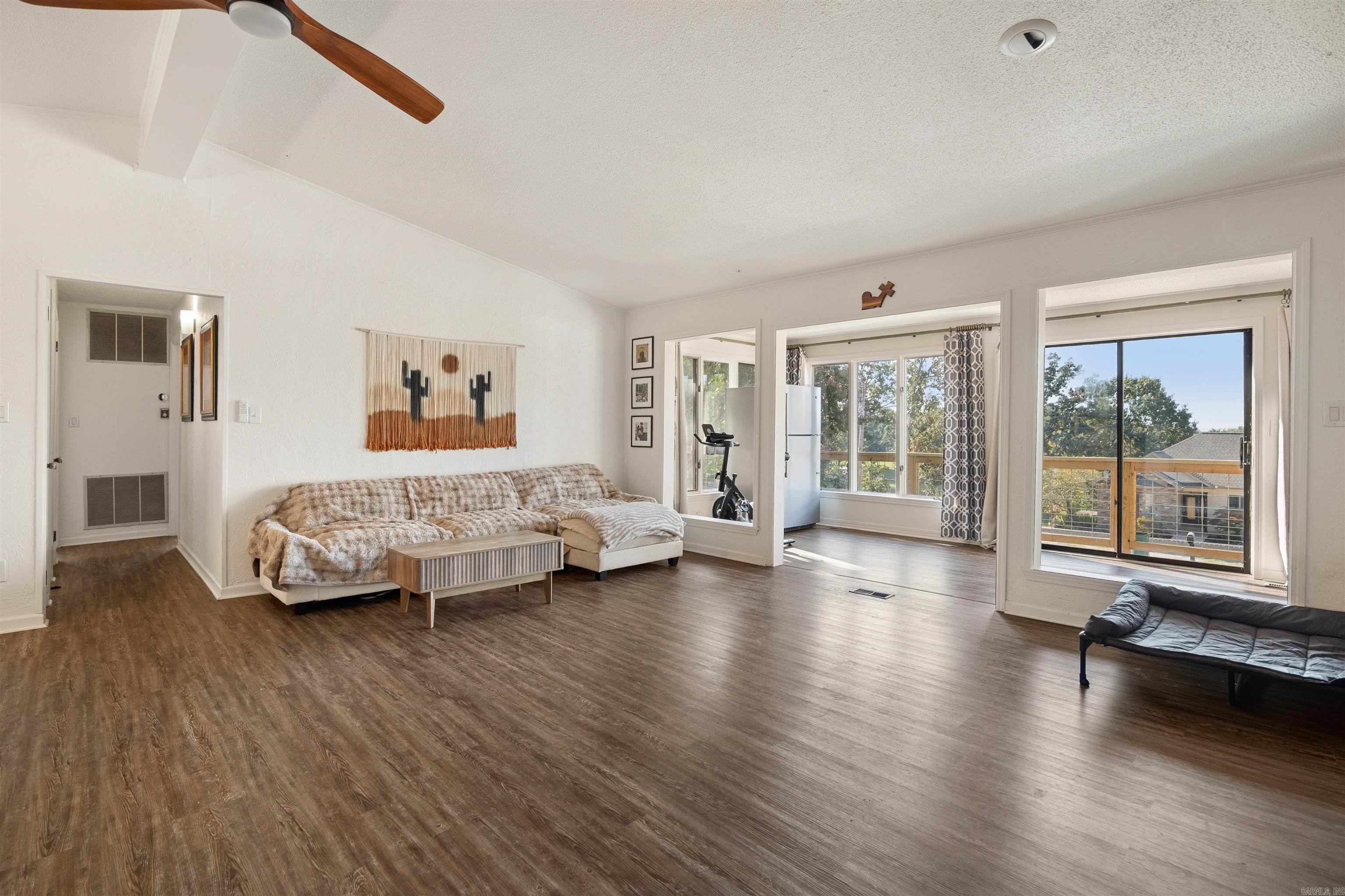 1502 Emerald Cove Dr Property Photo 18