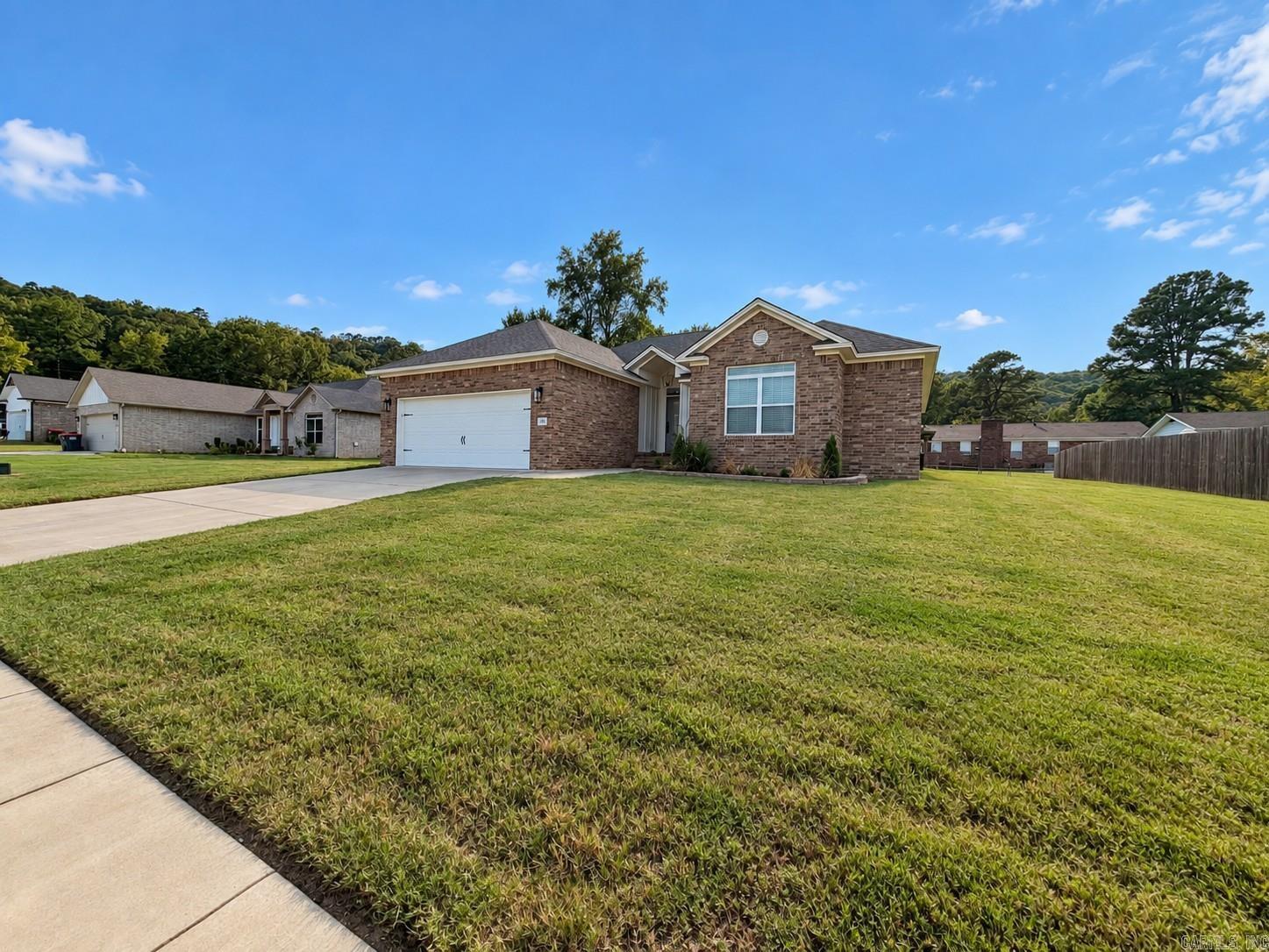 316 Promenade Cir Property Photo 3