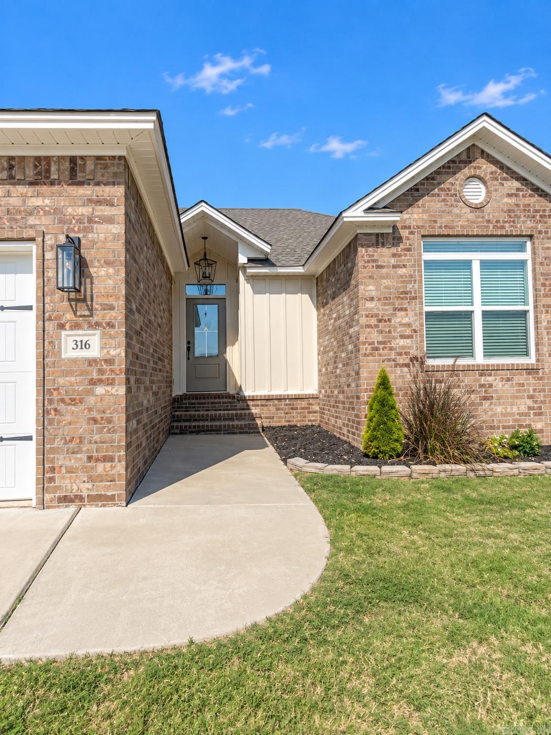 316 Promenade Cir Property Photo 4