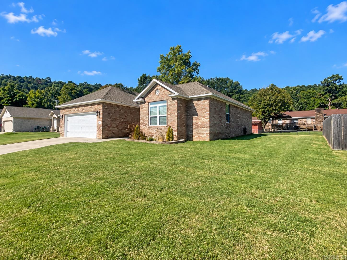316 Promenade Cir Property Photo 5