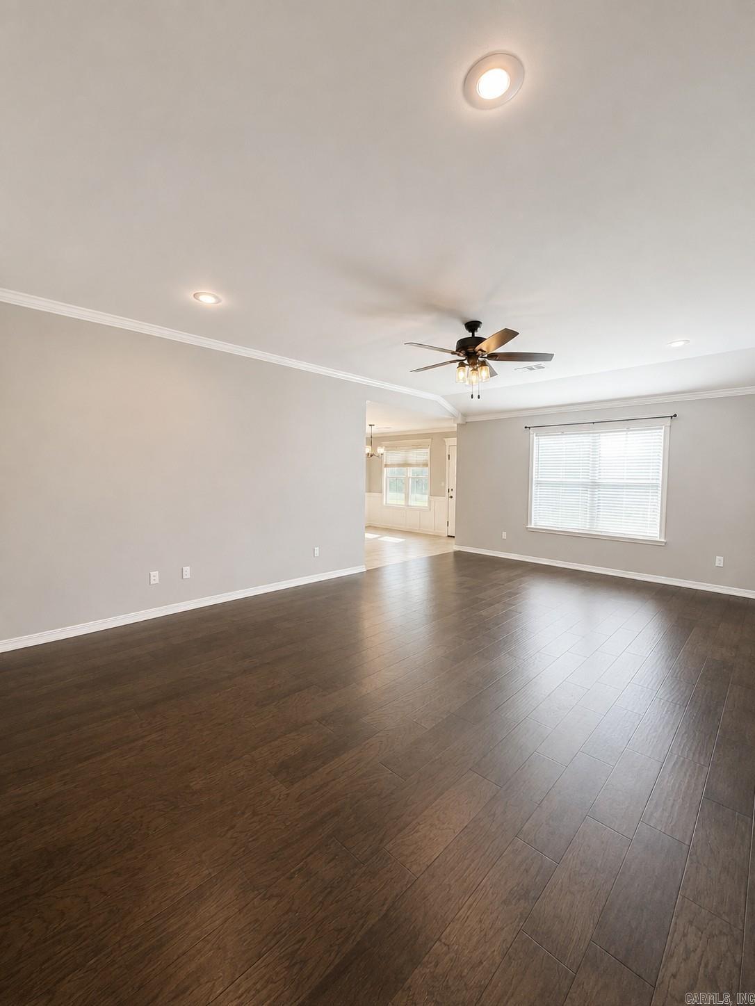 316 Promenade Cir Property Photo 7