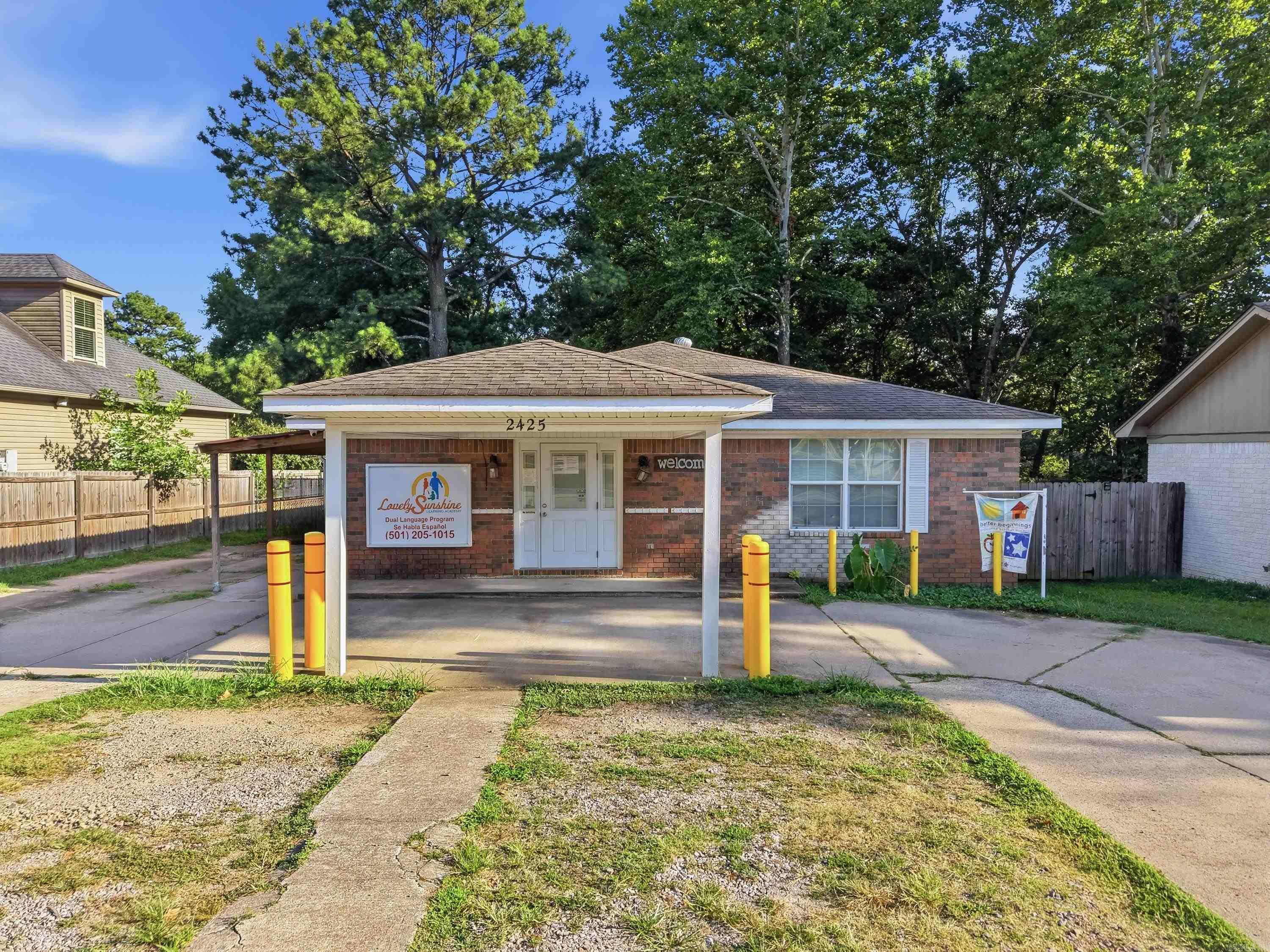 2425 Tyler St Property Photo 2