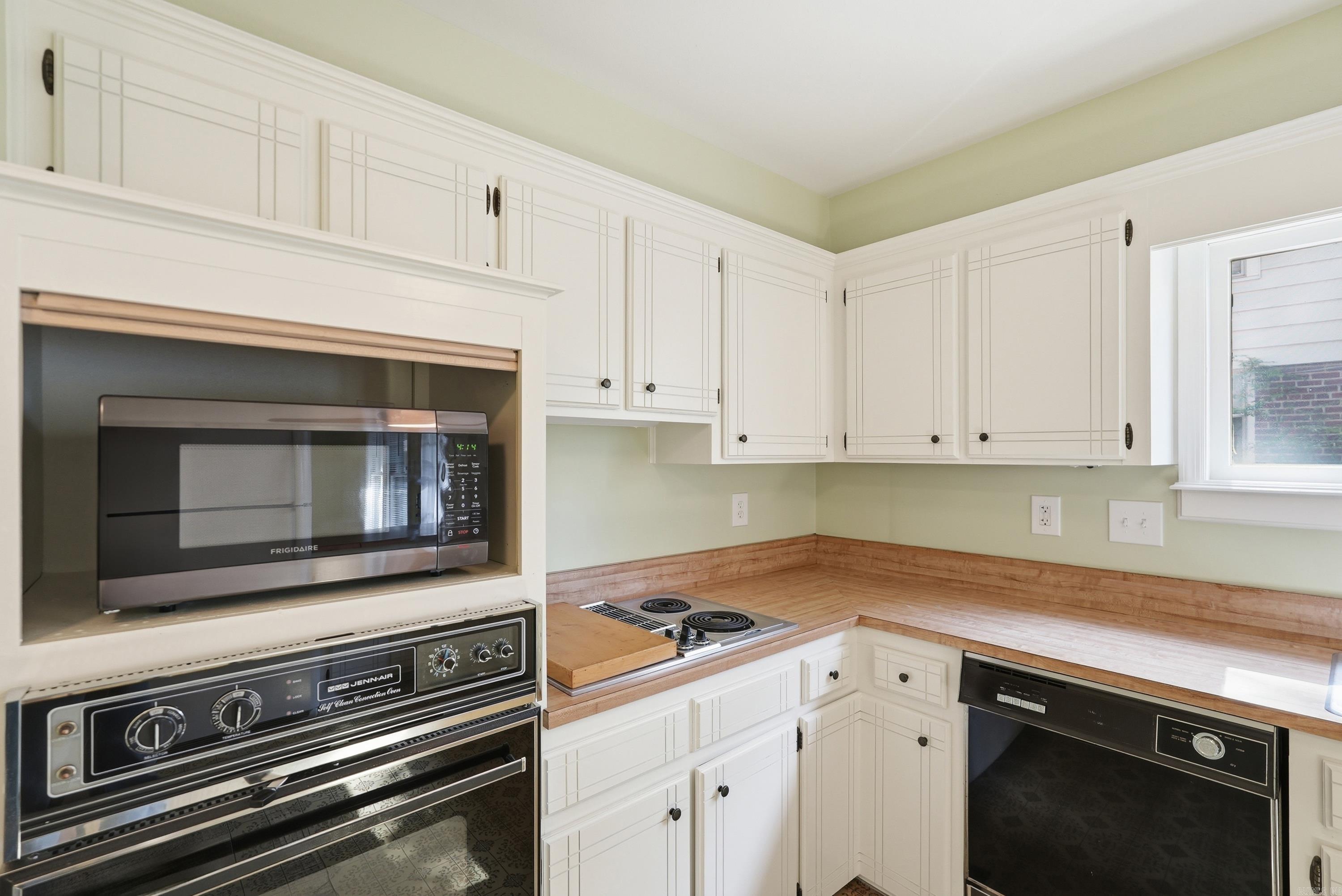 5604 I Street Property Photo 8