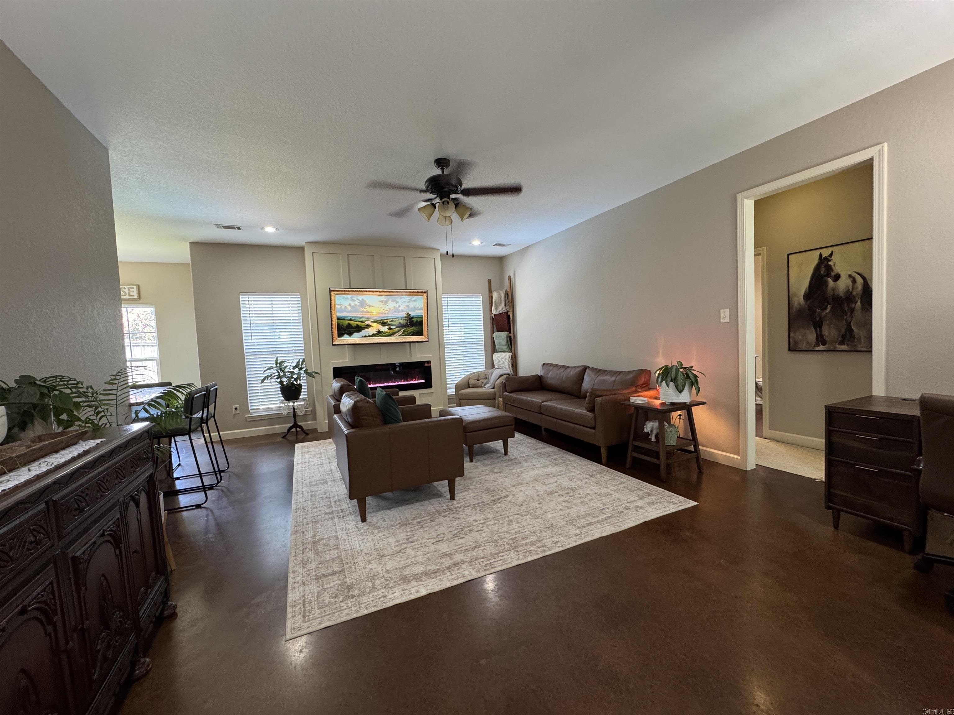 5430 Chateau Property Photo 2