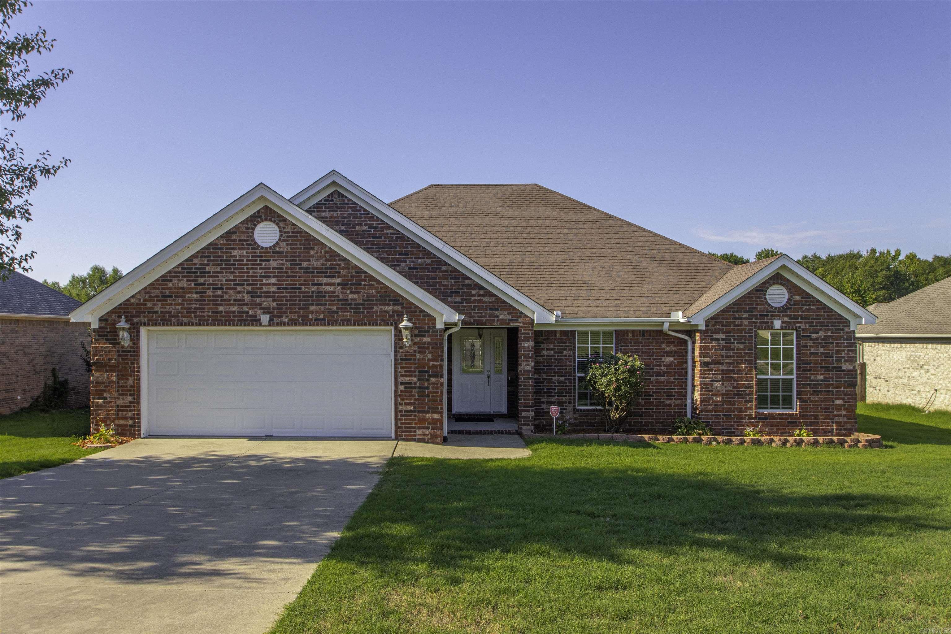 3409 N Ridge Dr Property Photo 1