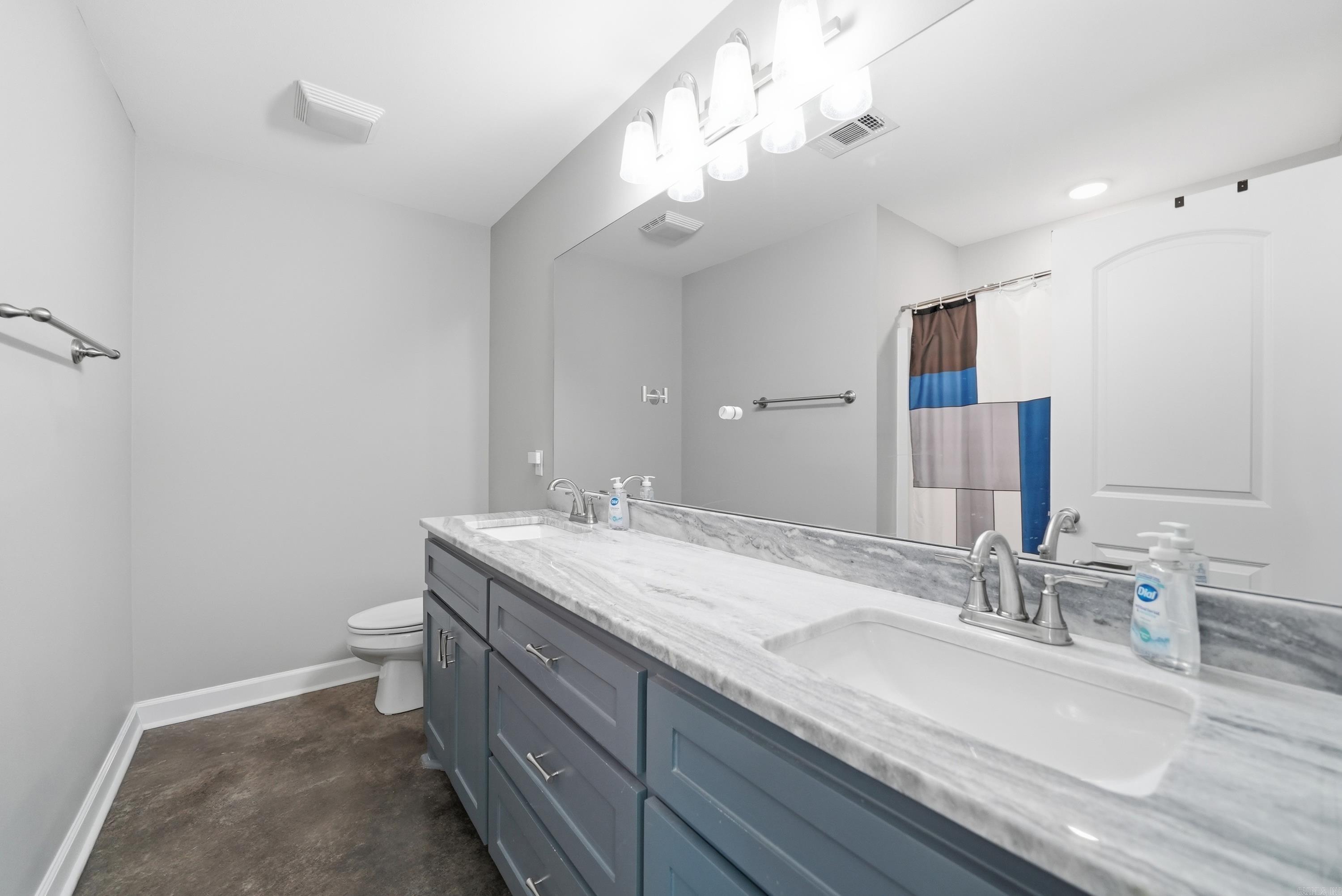 1430 E Siebenmorgen Property Photo 9
