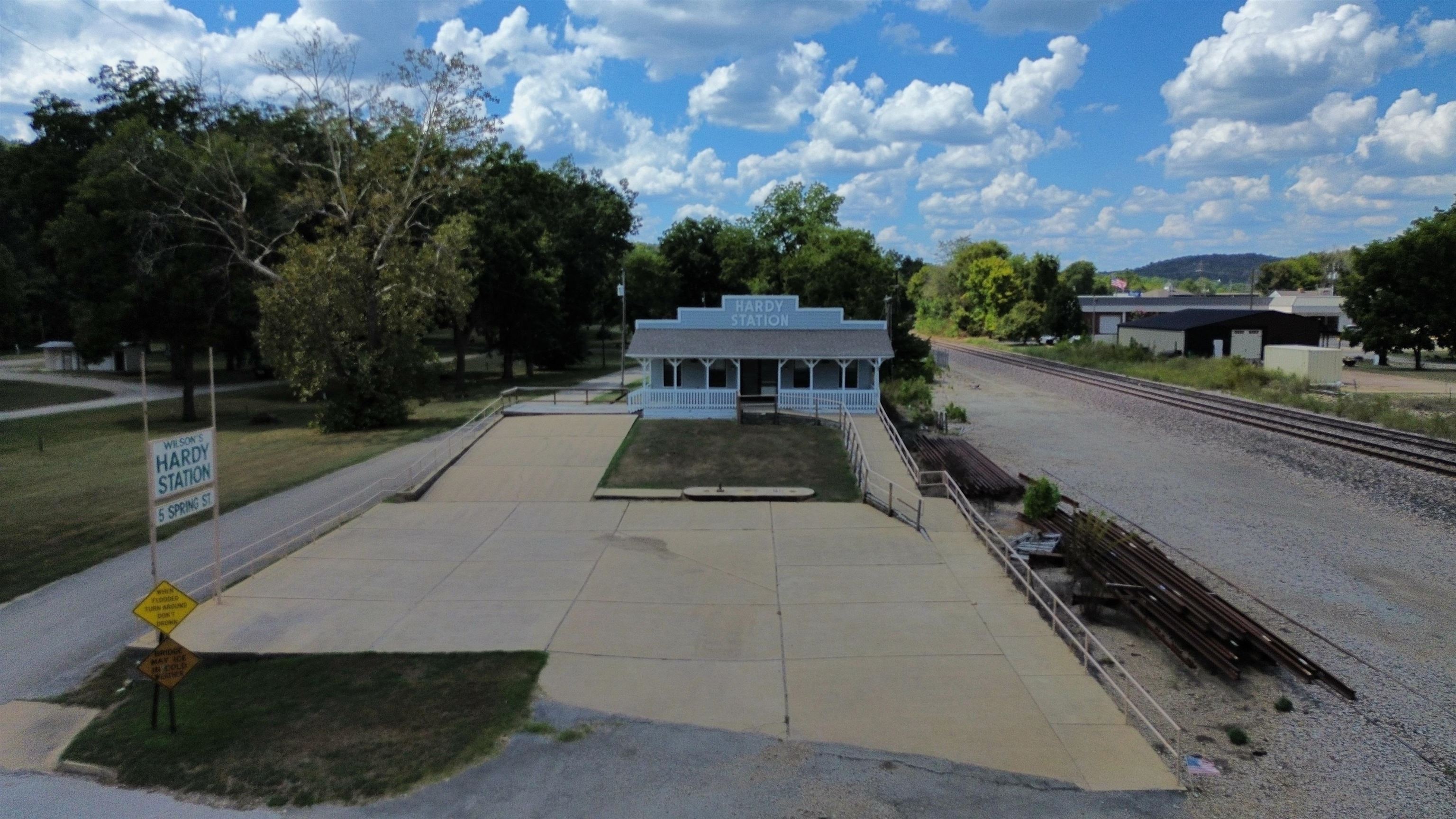 5 N Spring Street Property Photo 6