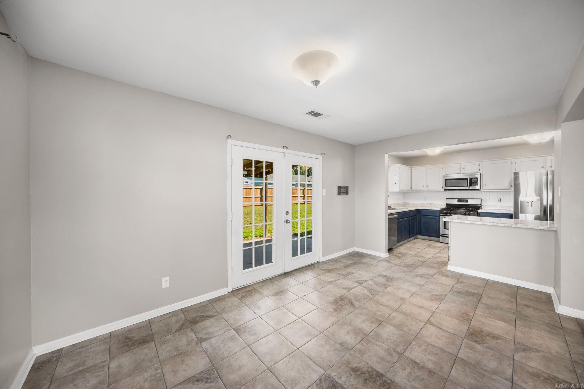 7016 Northlake Drive Property Photo 10