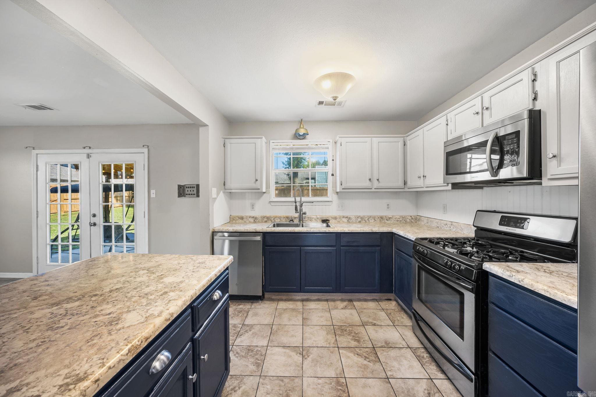 7016 Northlake Drive Property Photo 11