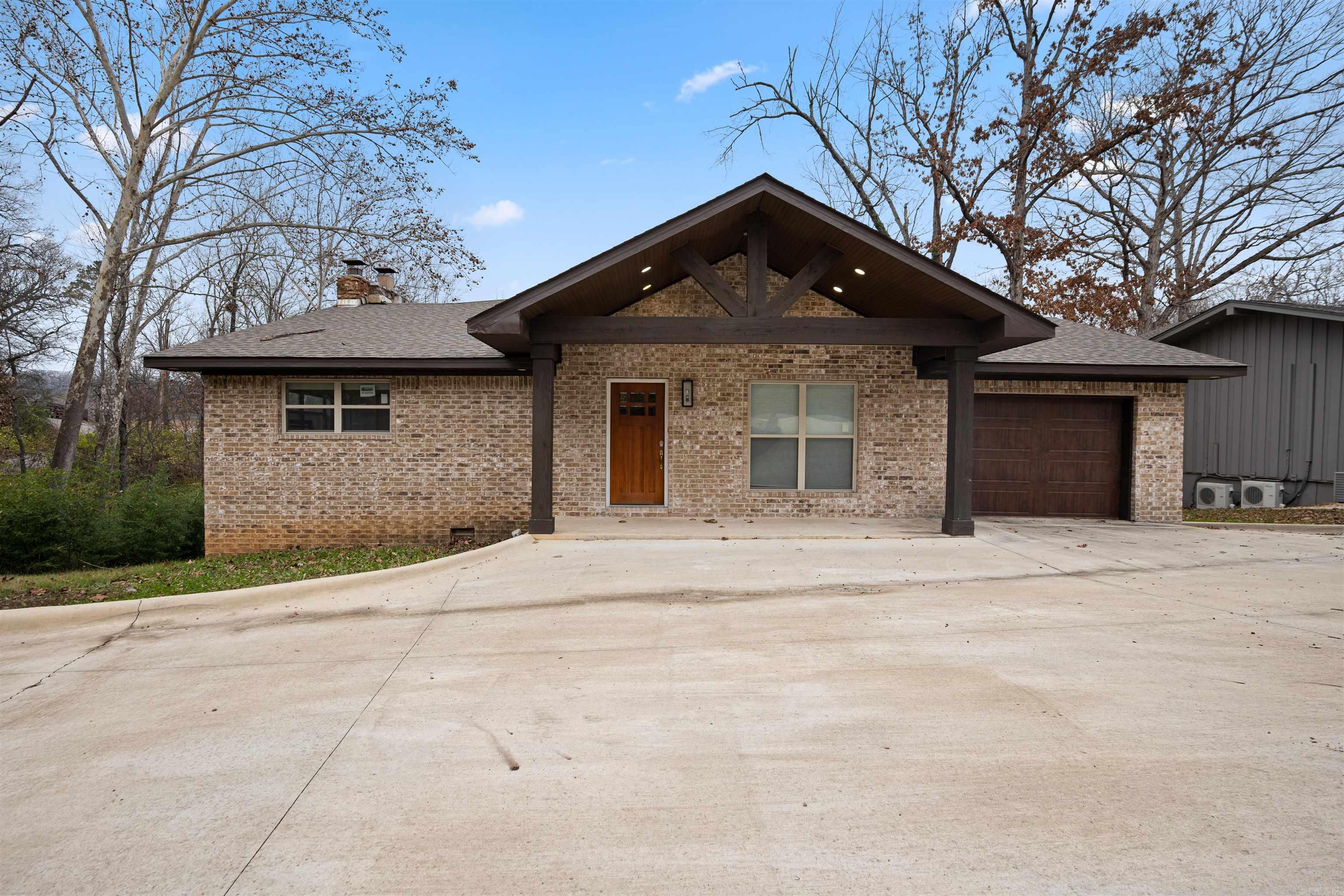 38 Winnebago Circle Property Photo 3