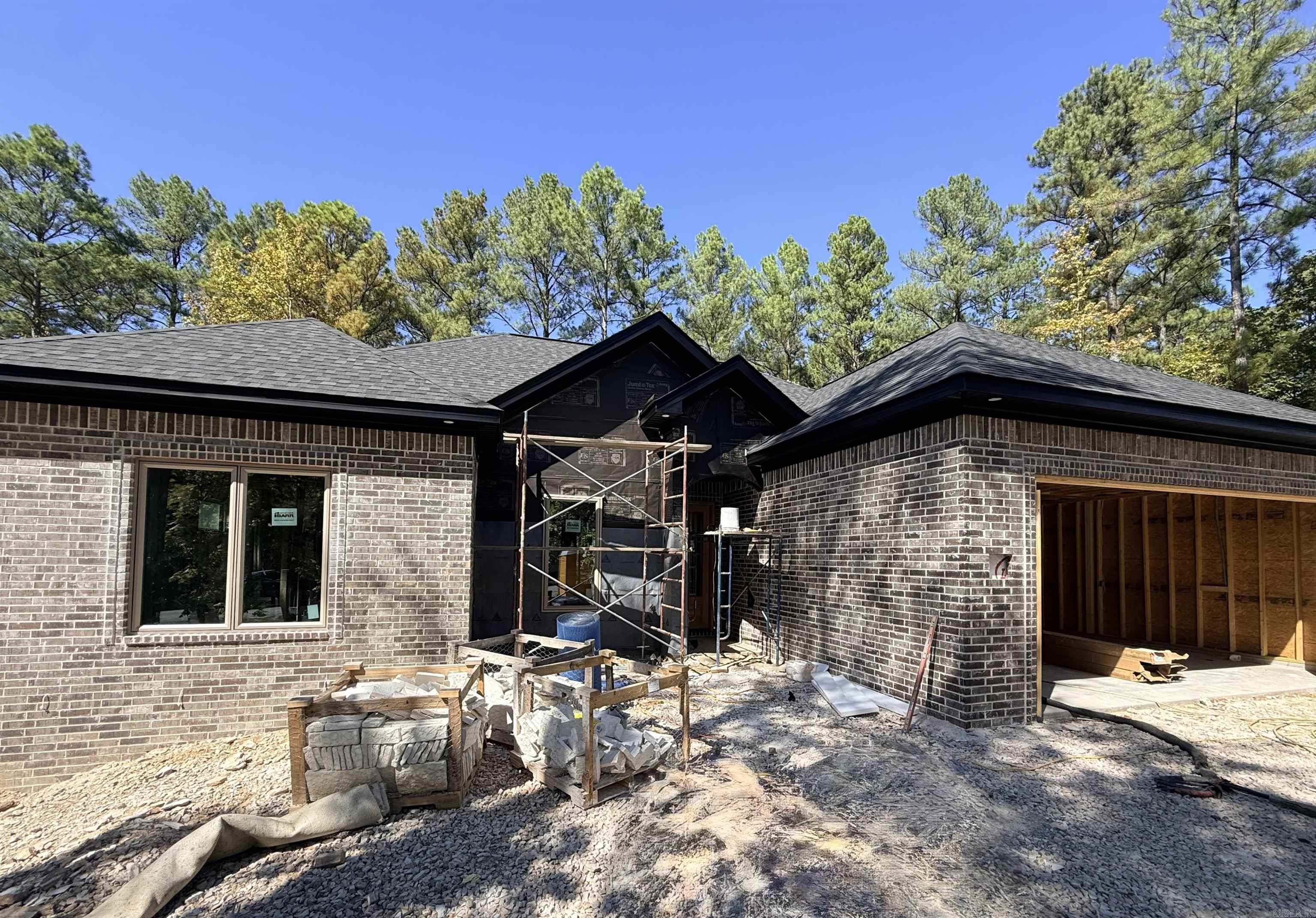 5 Villas Way Property Photo 1