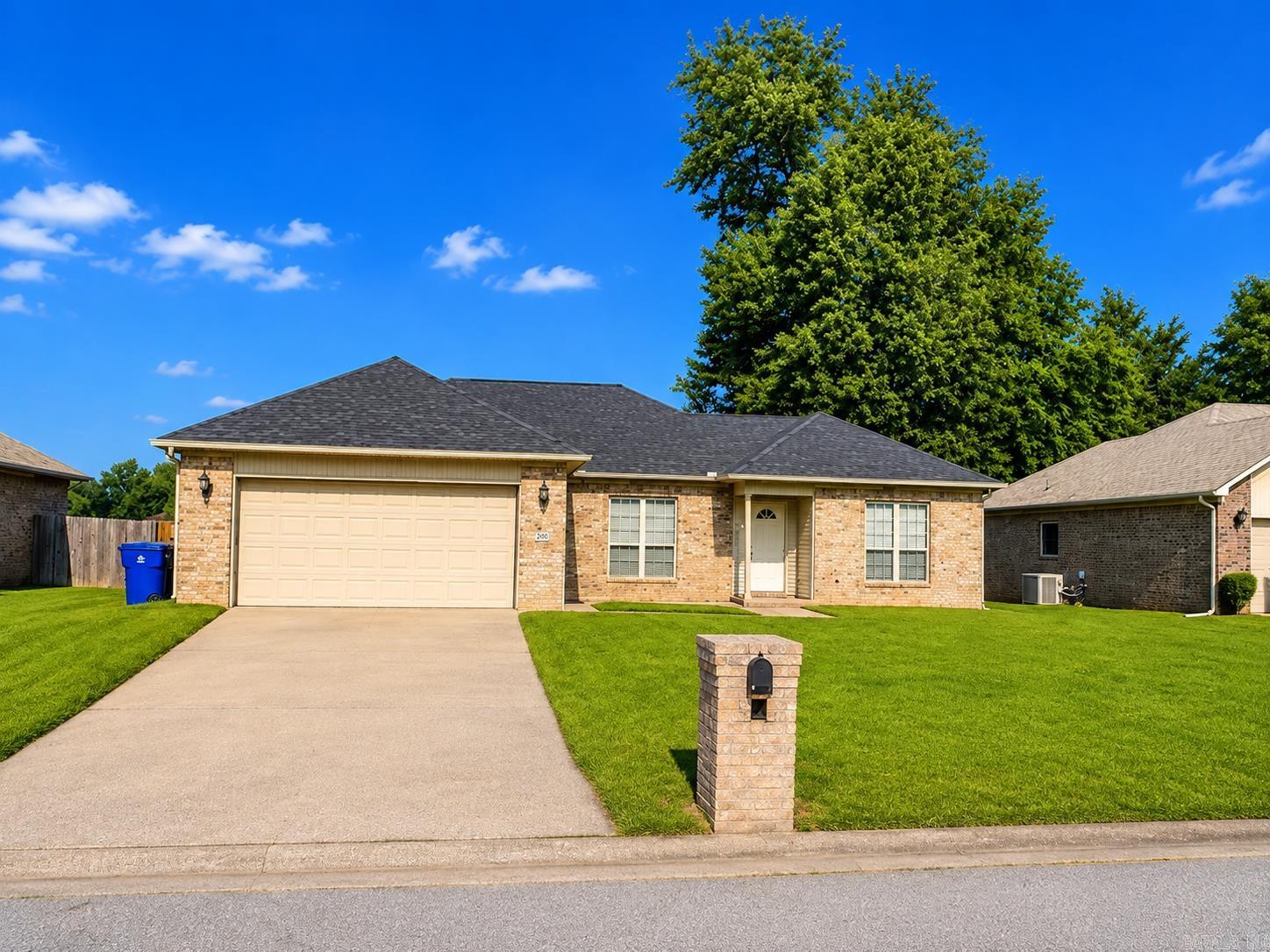 464 Nottingham Cir Circle Property Photo 1