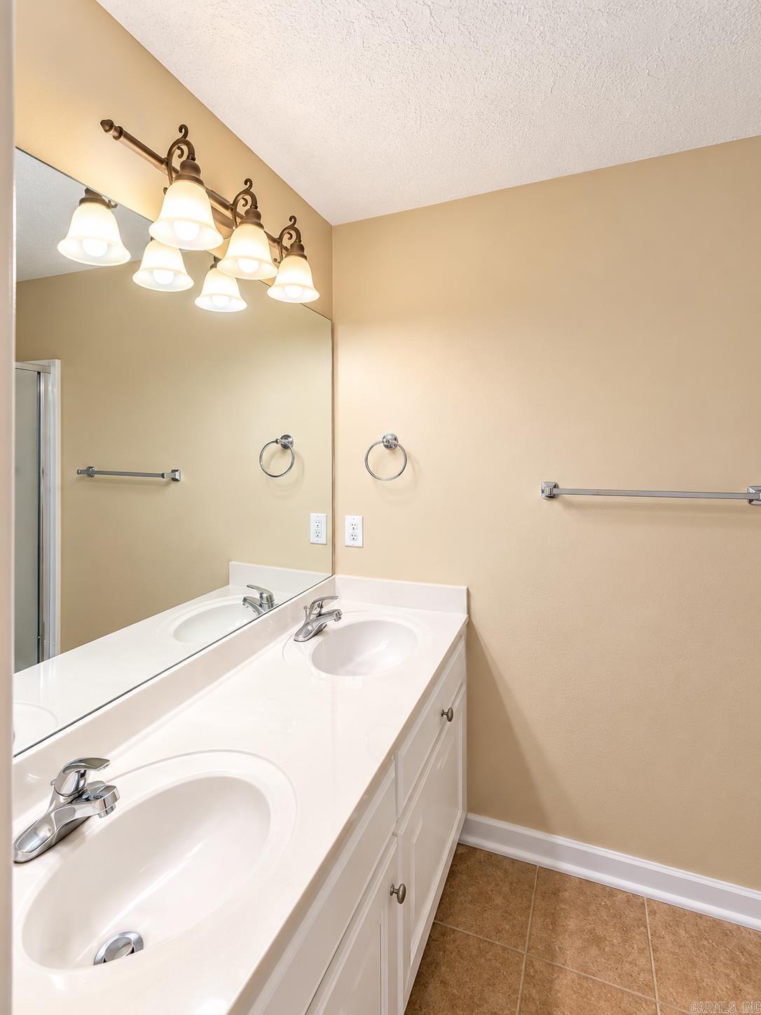 464 Nottingham Cir Circle Property Photo 6
