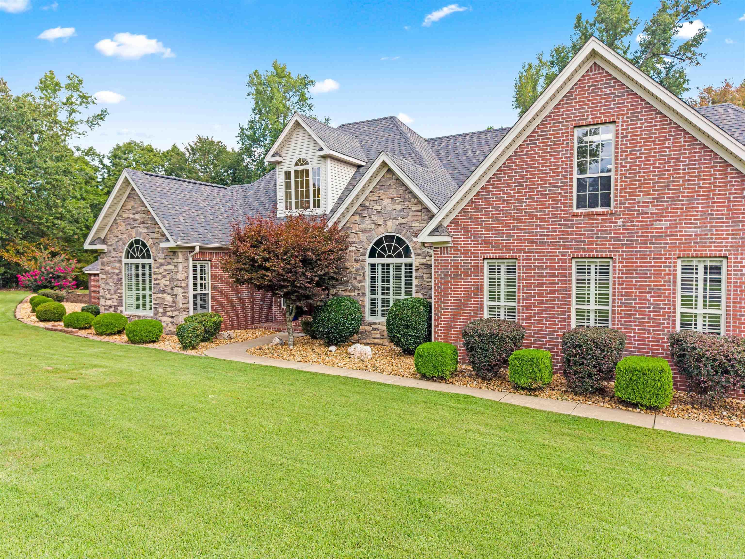 2500 Countryside Drive Property Photo 2