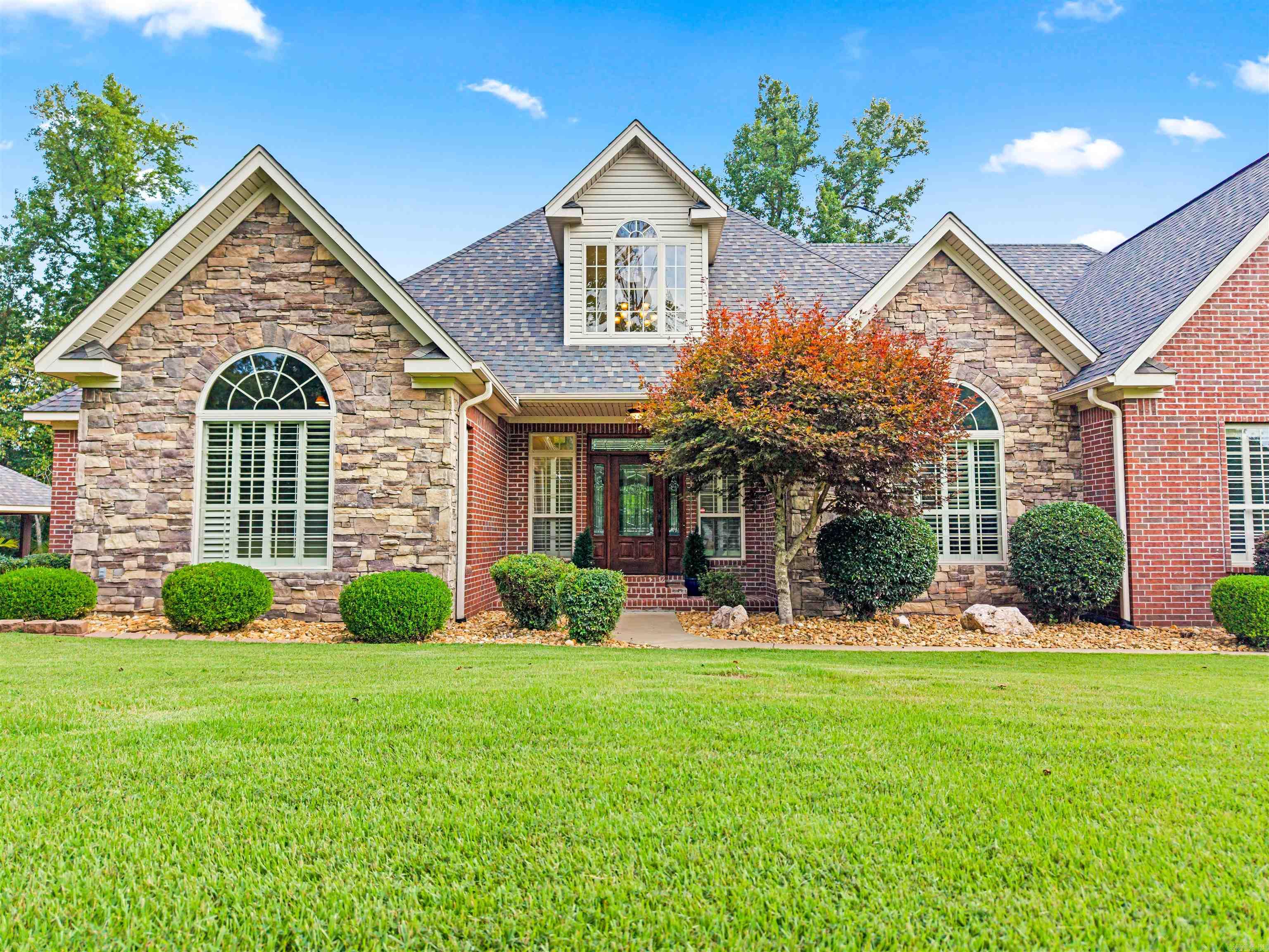 2500 Countryside Drive Property Photo 3