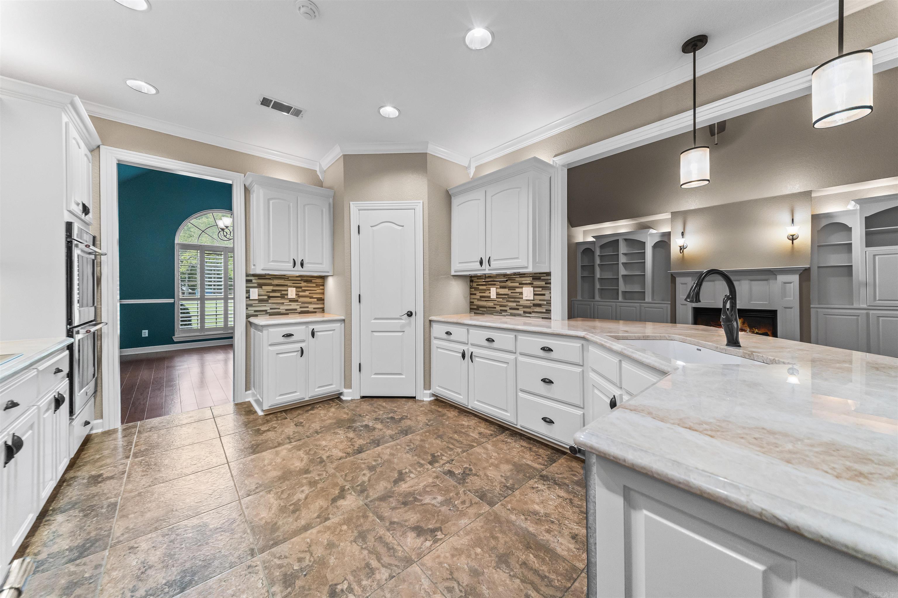 2500 Countryside Drive Property Photo 14