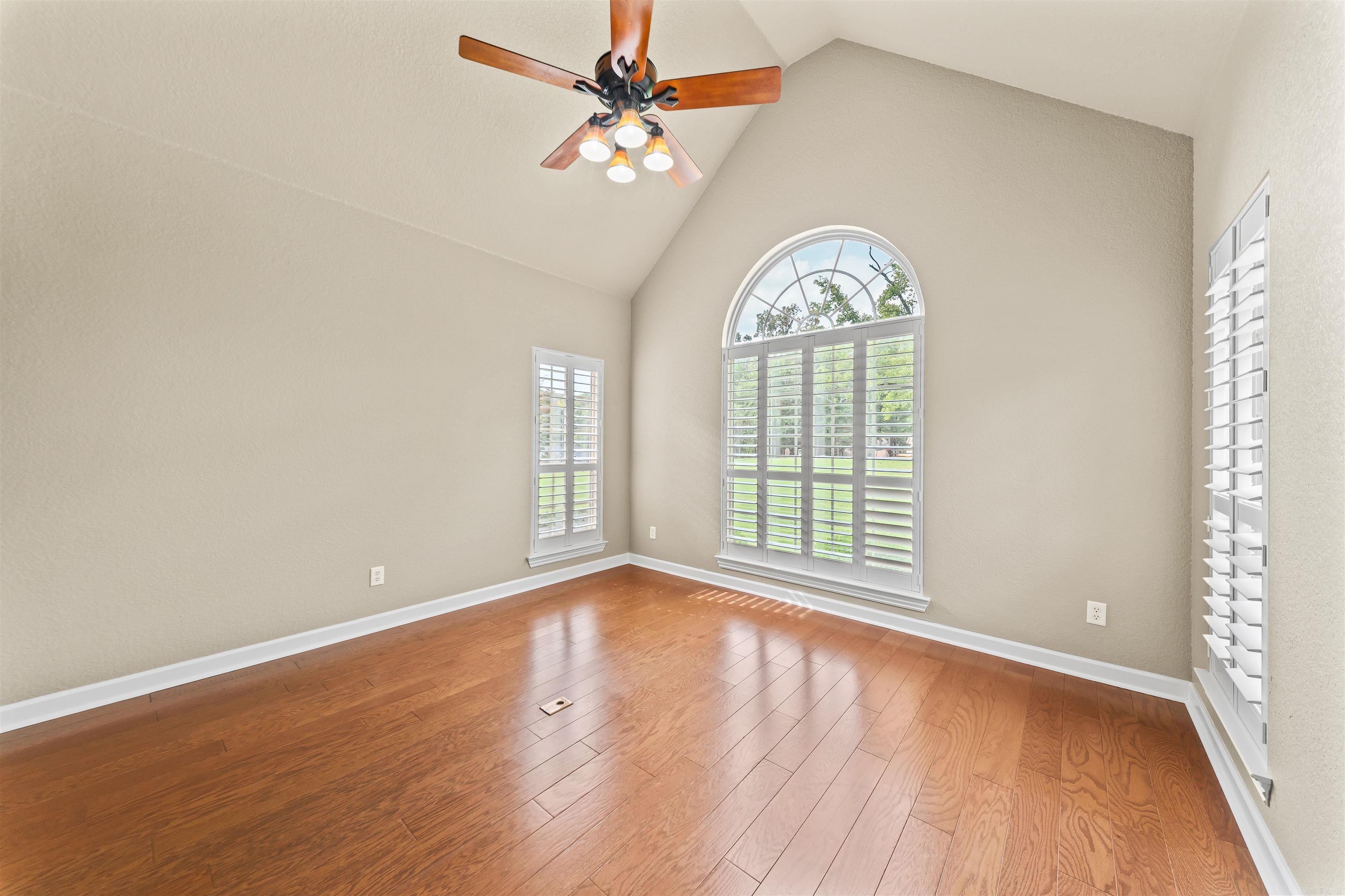 2500 Countryside Drive Property Photo 17