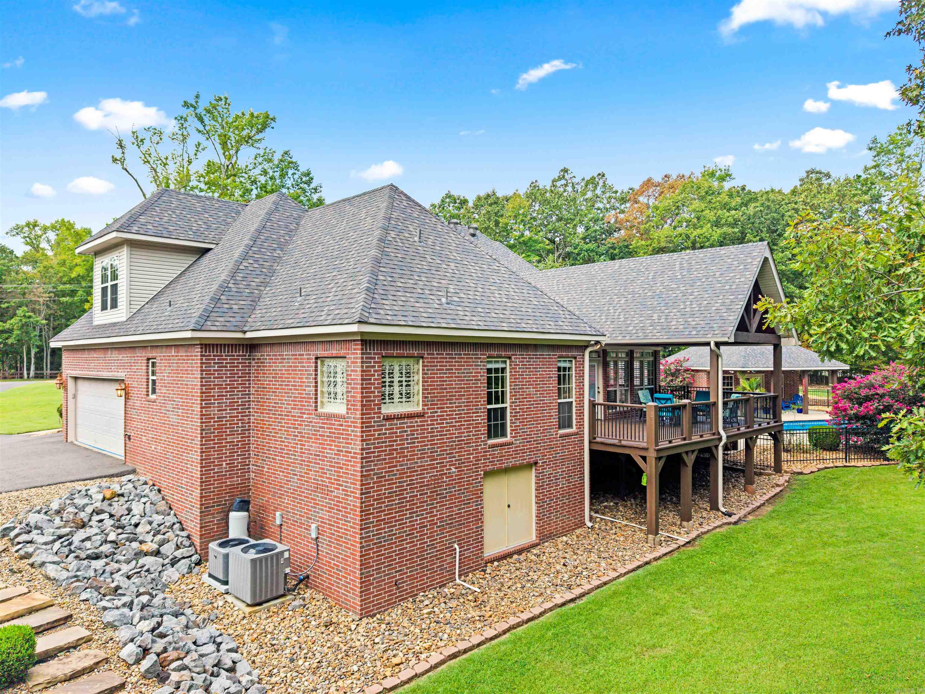 2500 Countryside Drive Property Photo 32