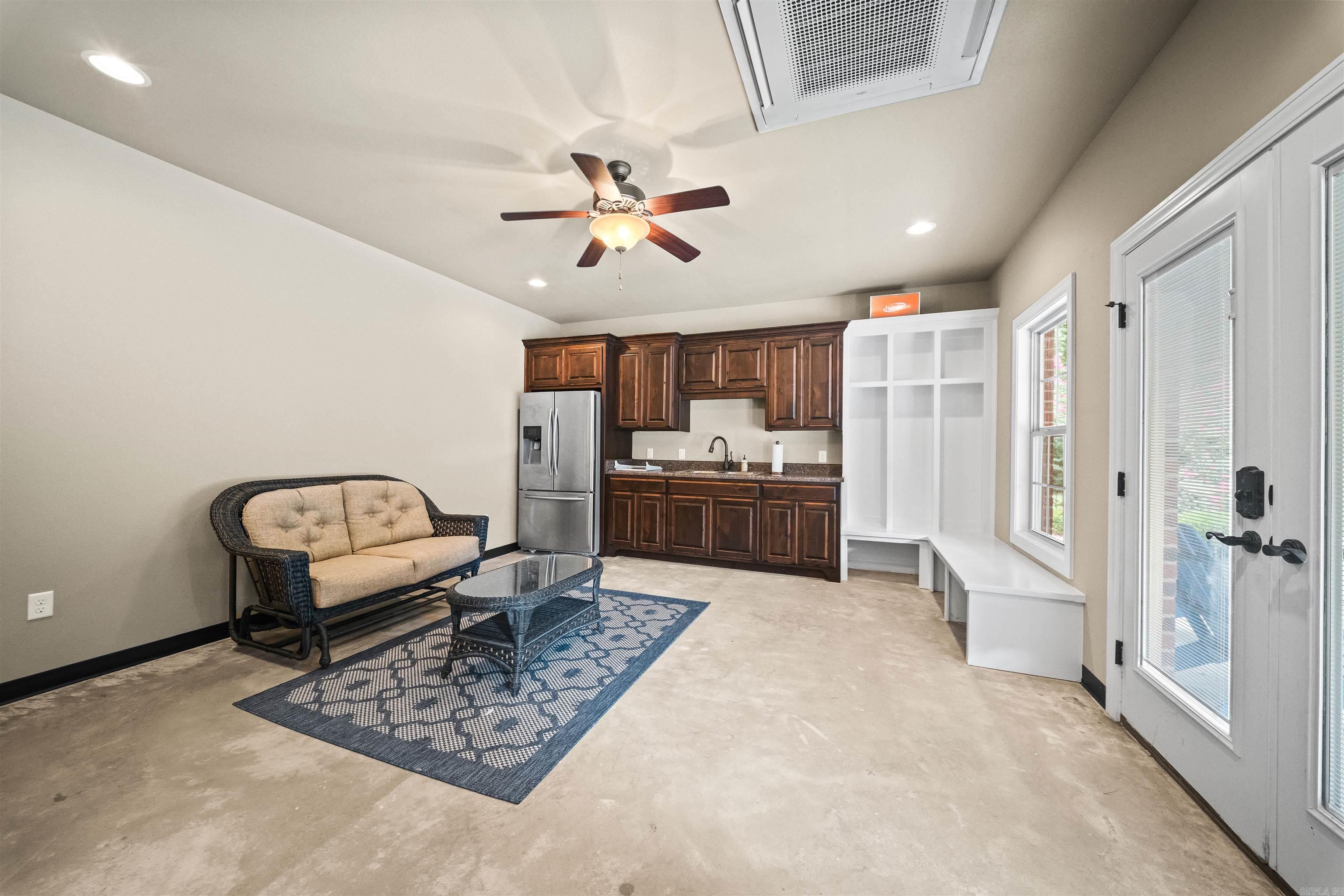 2500 Countryside Drive Property Photo 40