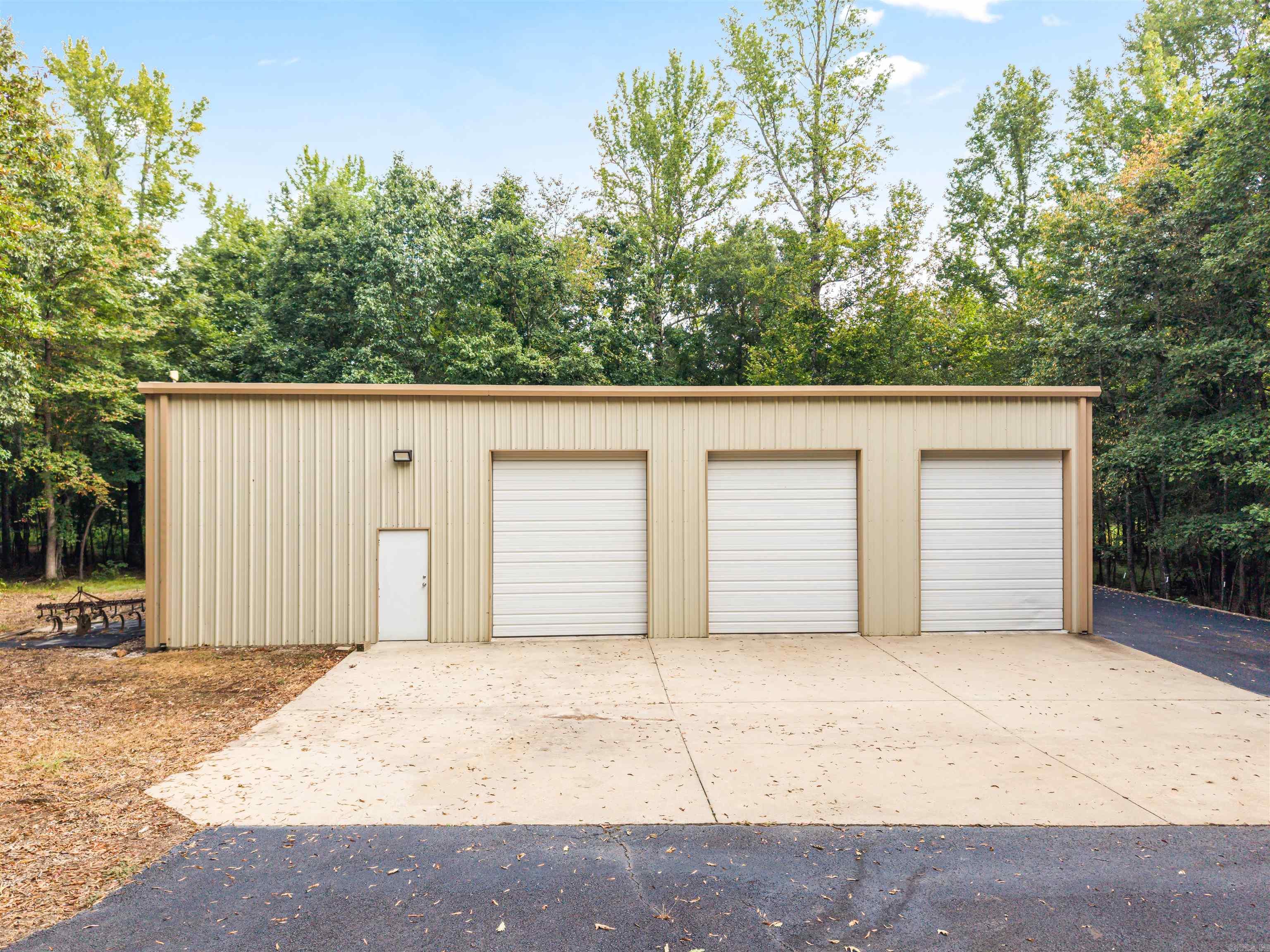 2500 Countryside Drive Property Photo 44