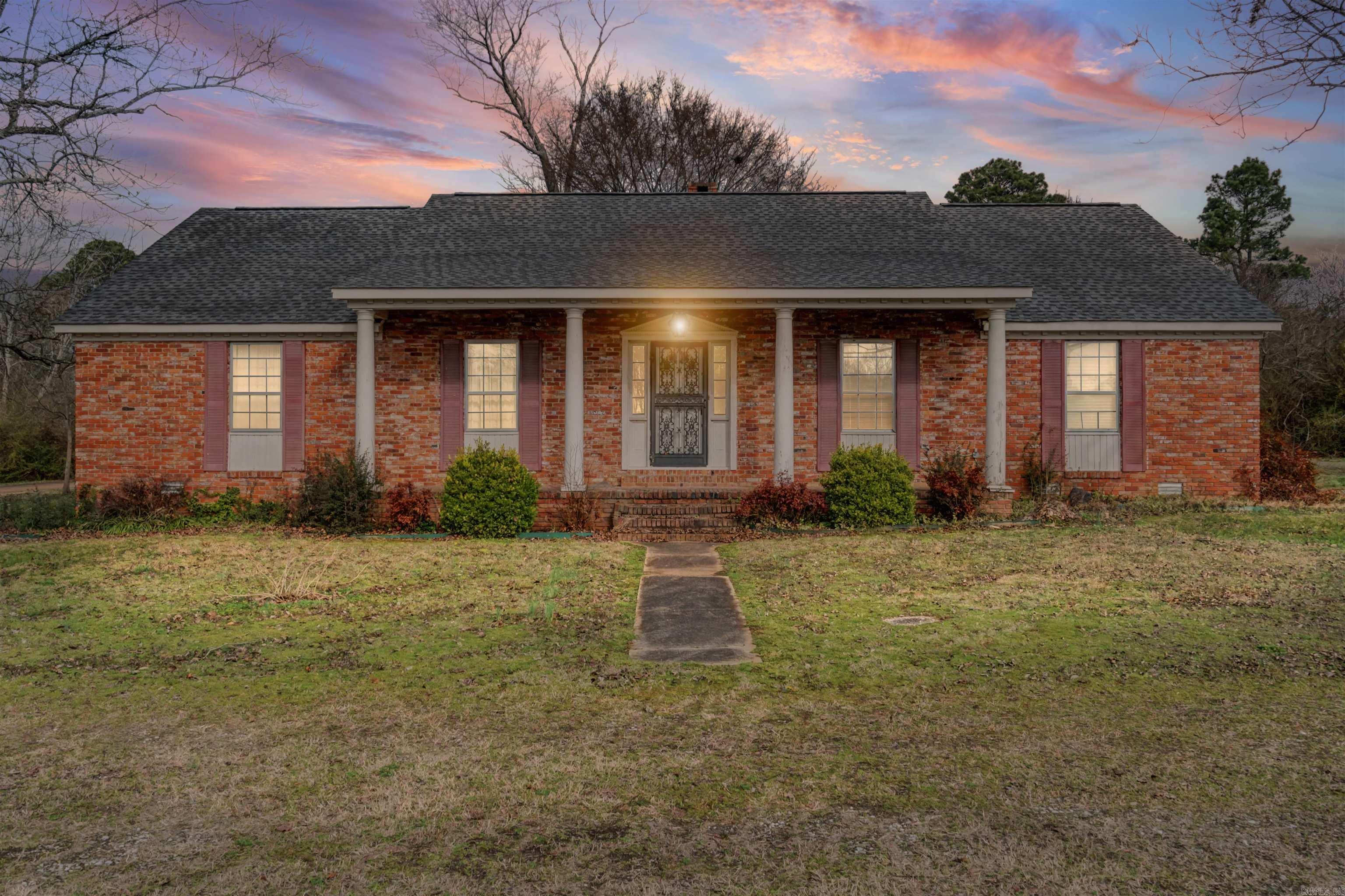1265 N 367 Highway Property Photo 1