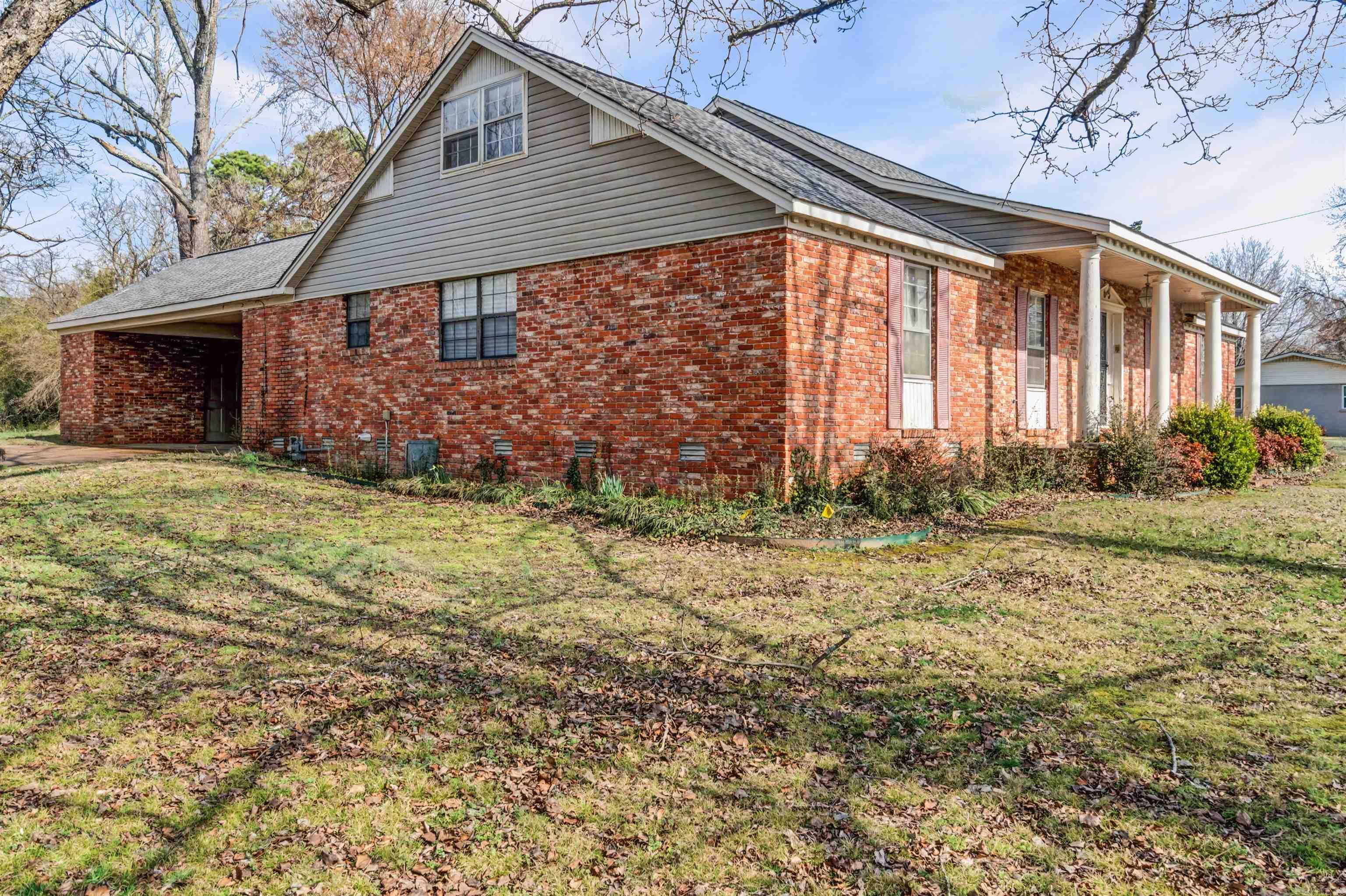 1265 N 367 Highway Property Photo 3