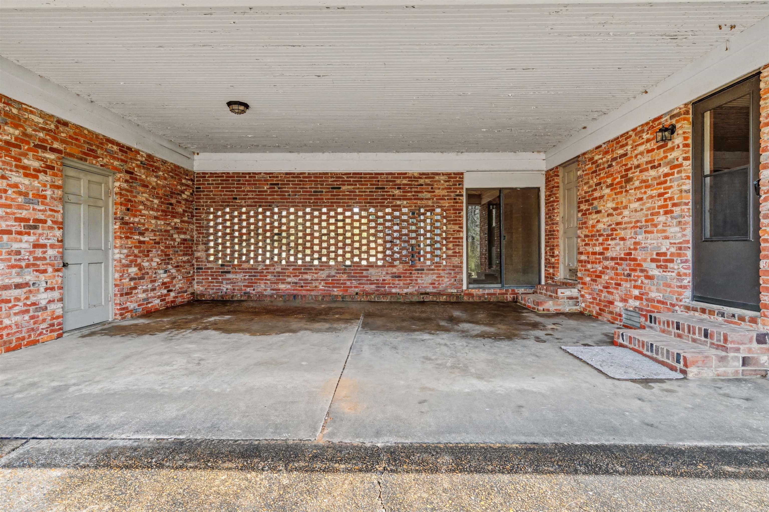 1265 N 367 Highway Property Photo 4