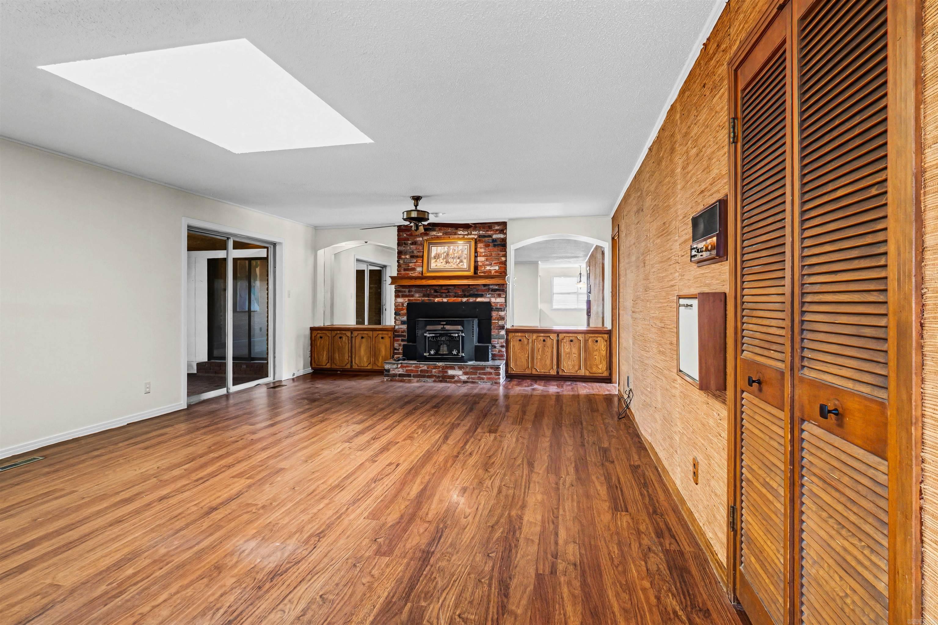 1265 N 367 Highway Property Photo 6