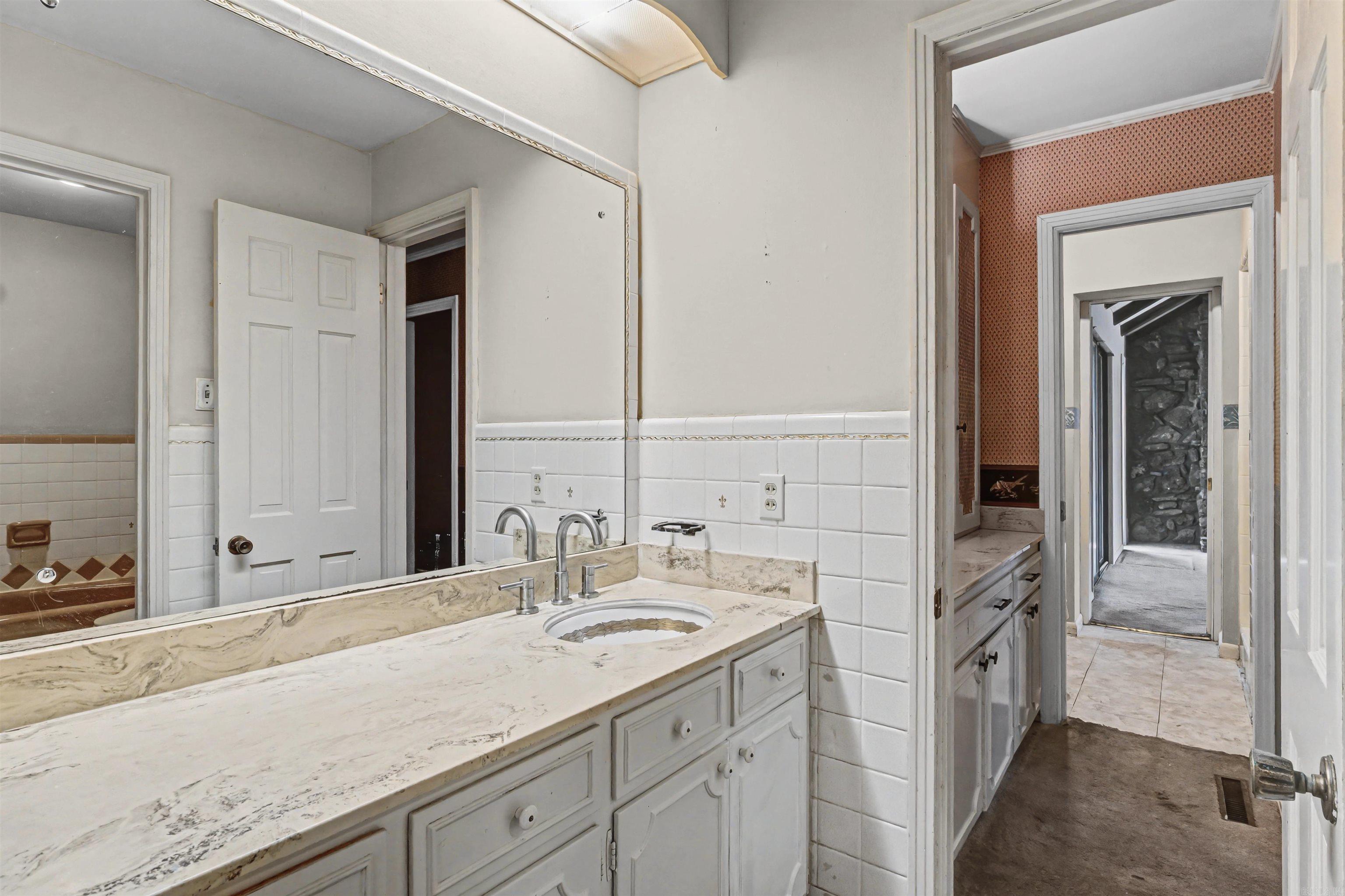 1265 N 367 Highway Property Photo 10