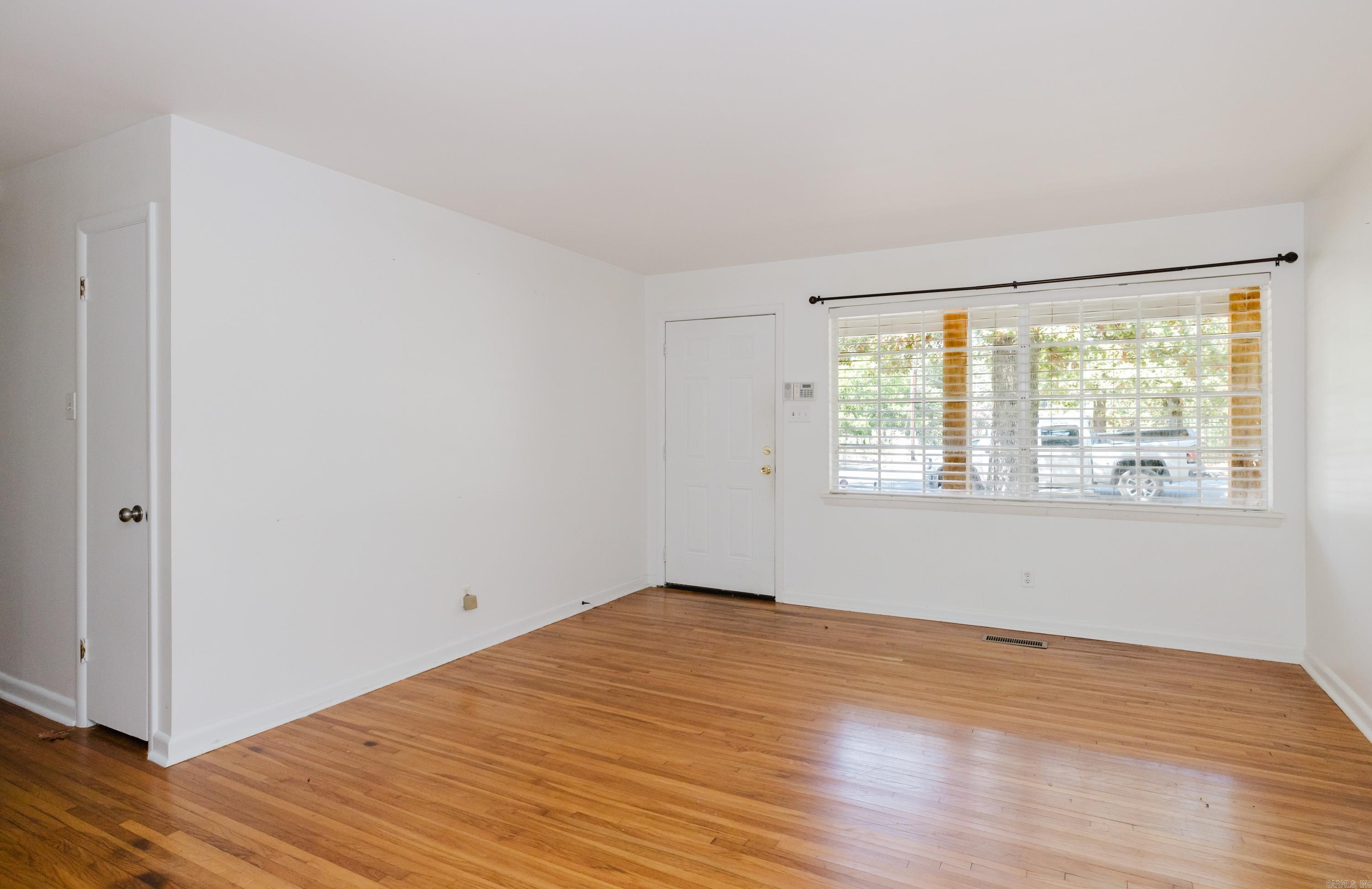 7821 Illinois Street Property Photo 8